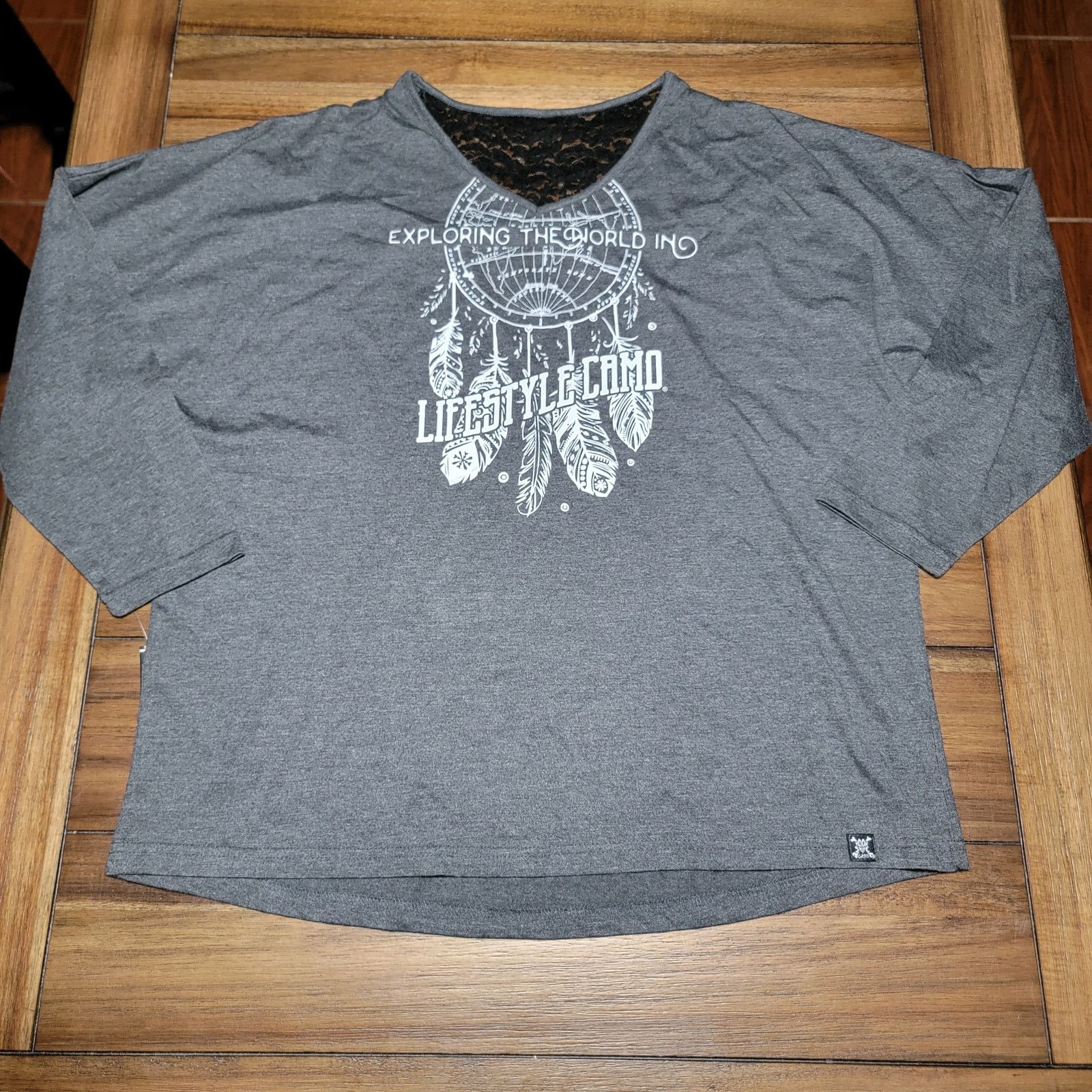 Other MoonShine Camo LS V-Neck Tee w/ Back Lace - XXL NWT Size XXL / US 16-18 / IT 52-54 - 1 Thumbnail