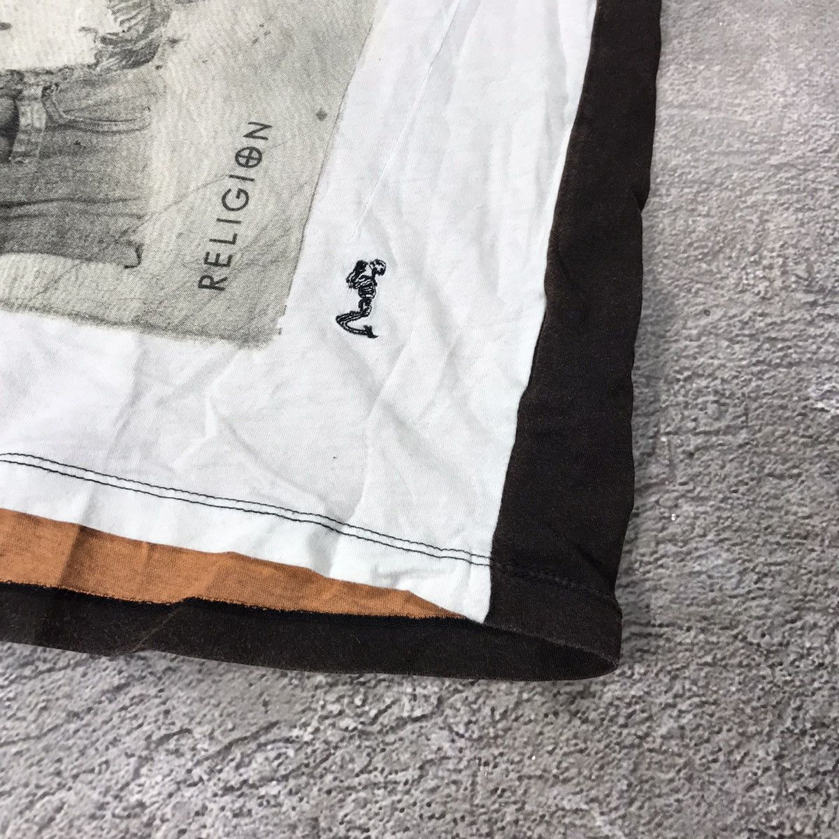 Band Tees VINTAGE Y2K RELIGION LONDON SKELETON DEAD FACE HORROR Size US M / EU 48-50 / 2 - 3 Thumbnail