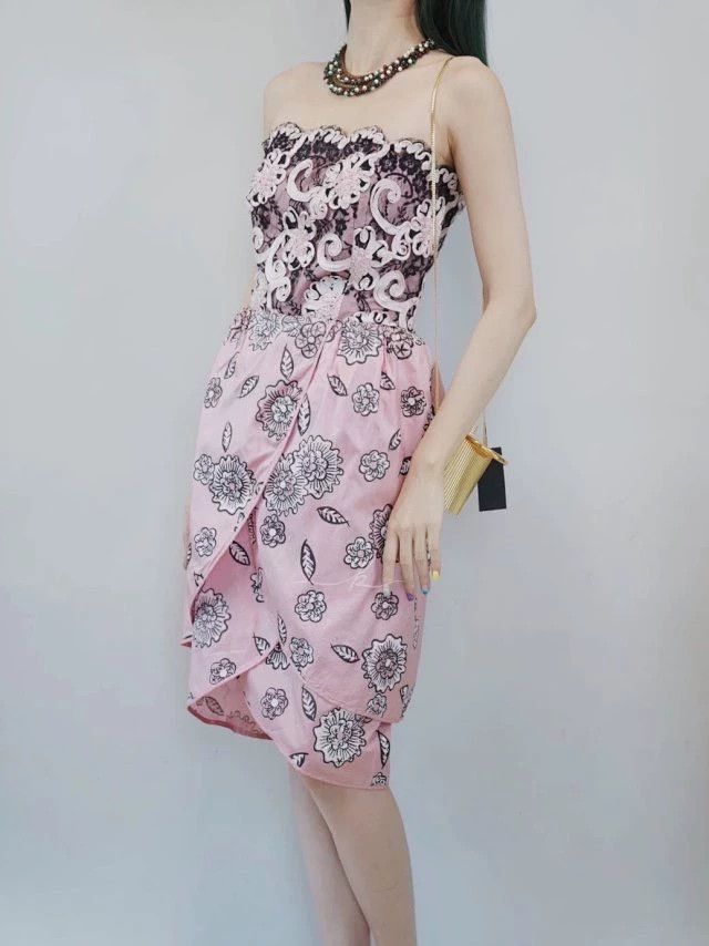Other Zandra Rhodes 80s Vintage Pink Silk 3D Lace Bustier Dress Size M / US 6-8 / IT 42-44 - 1 Thumbnail