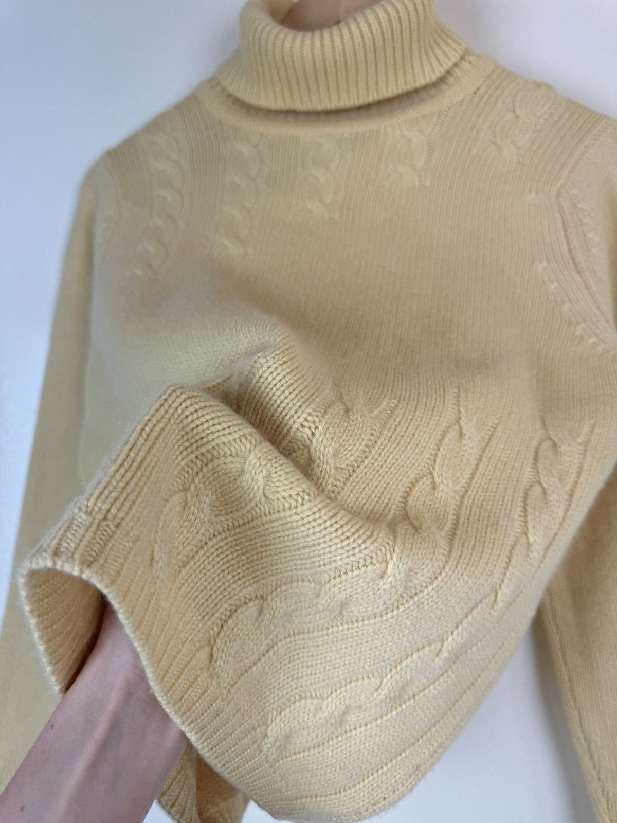 Johnstons Of Elgin JOHNSTONS OF ELGIN Cashmere Cable Knit Turtleneck Sweater S Size S / US 4 / IT 40 - 6 Thumbnail