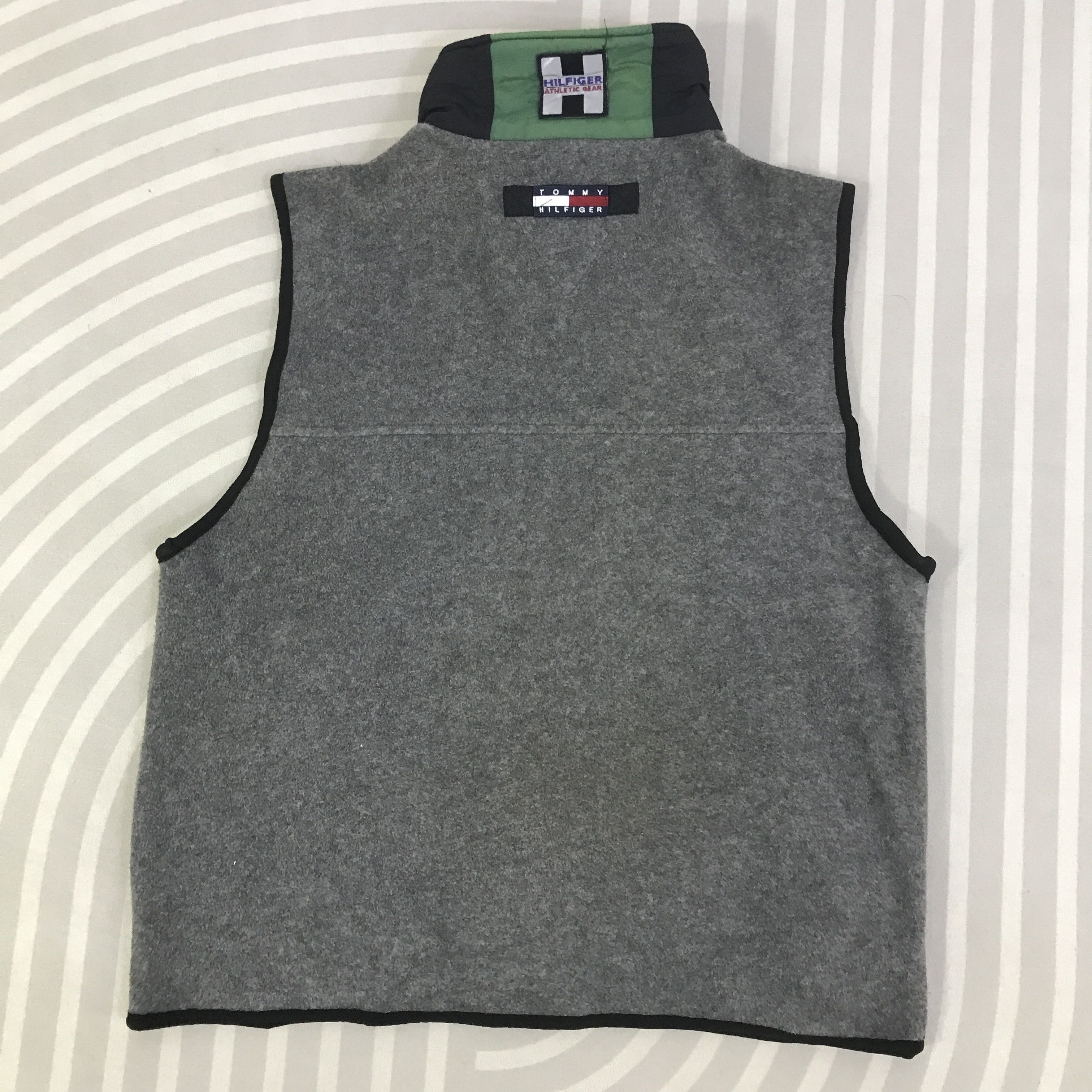 Tommy Hilfiger Vintage Tommy Hilfiger fleece Vest K128B20 Size US L / EU 52-54 / 3 - 3 Thumbnail