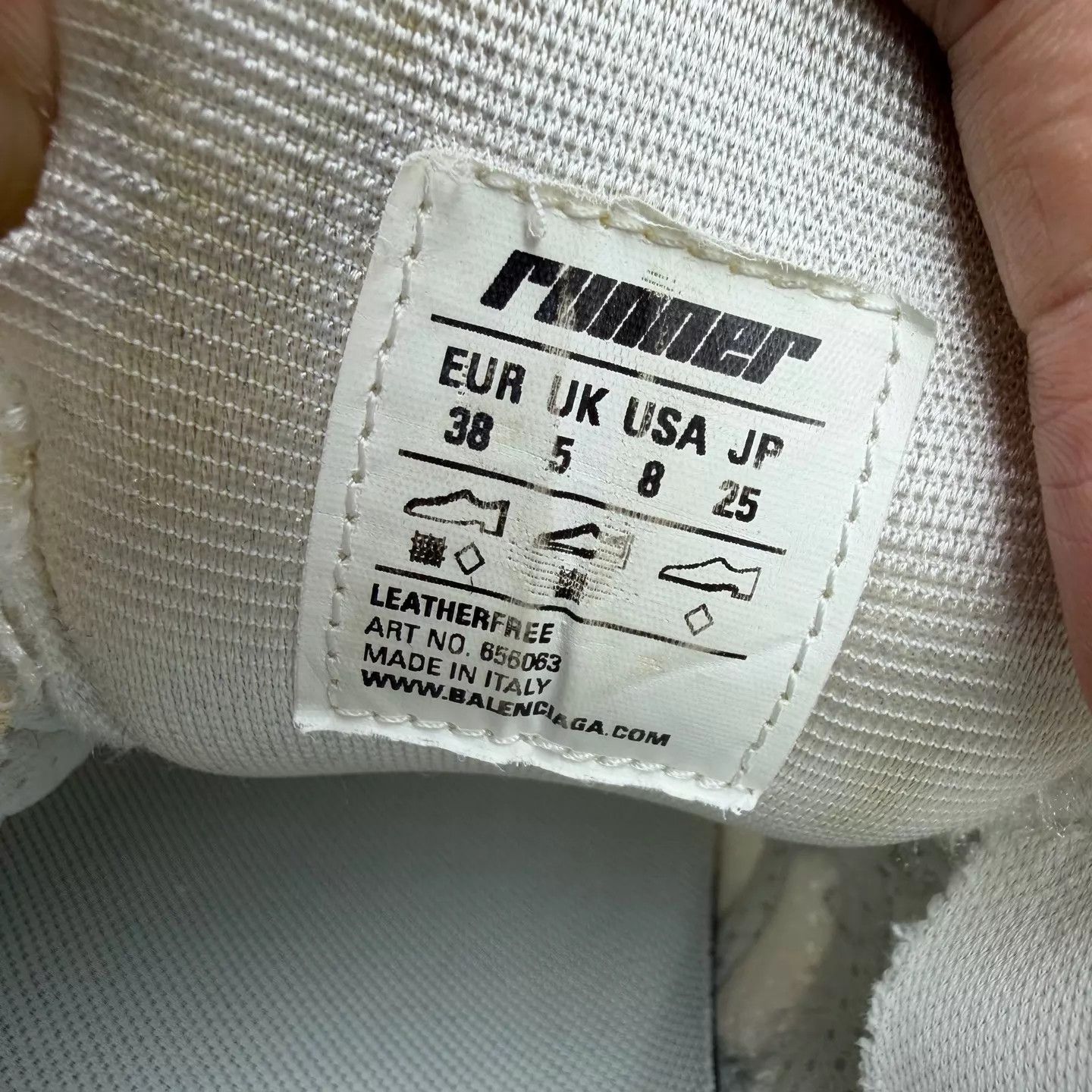 Balenciaga Balenciaga Runner White Distressed 38 98 New Size US 8 / IT 38 - 9 Thumbnail