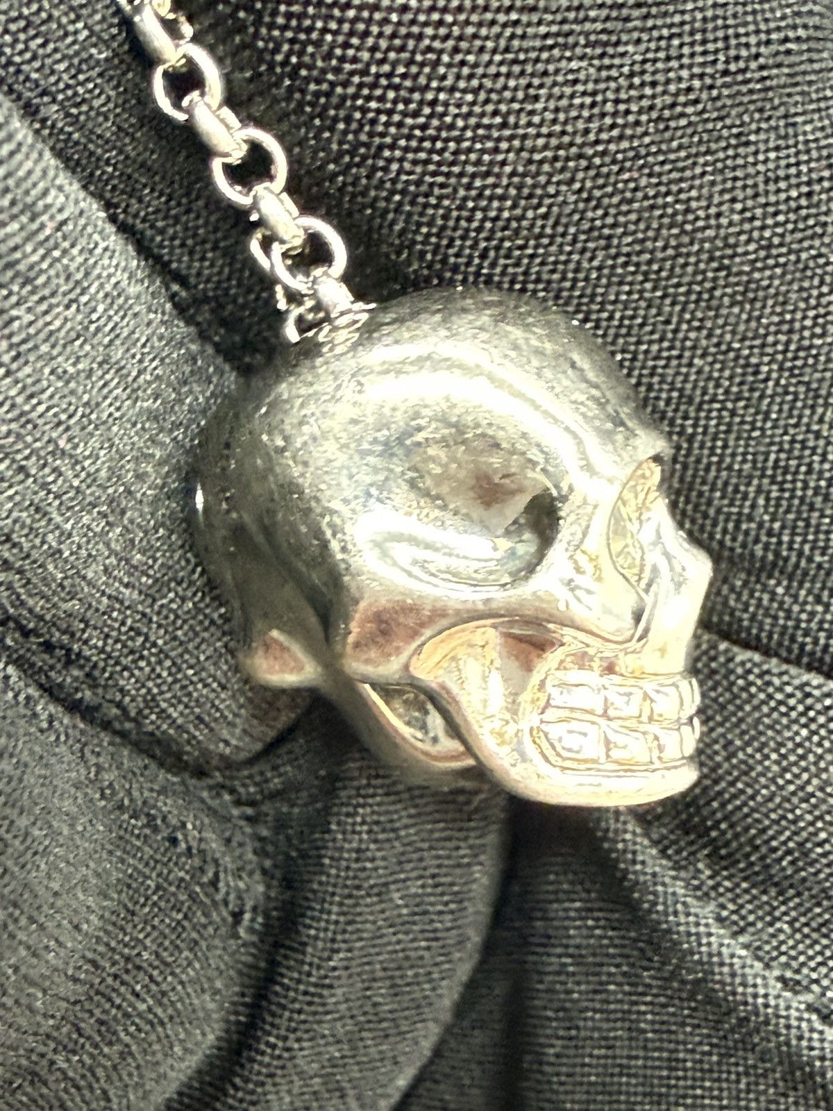 Alexander McQueen ALEXANDER MCQUEEN Silver Twin Skull Necklace Size ONE SIZE - 6 Thumbnail