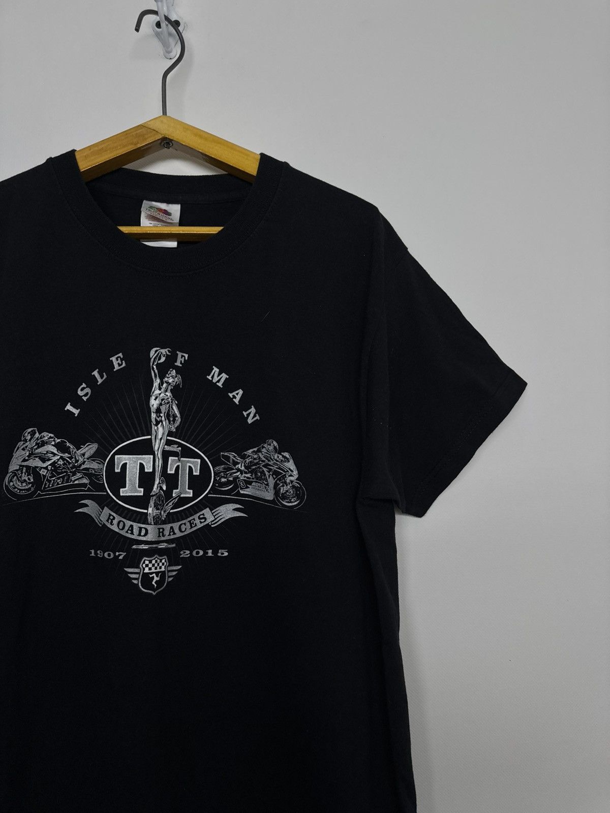 Fruit Of The Loom Vintage Moto racing t shirt Isle of Man road races 00’s Size US L / EU 52-54 / 3 - 5 Thumbnail