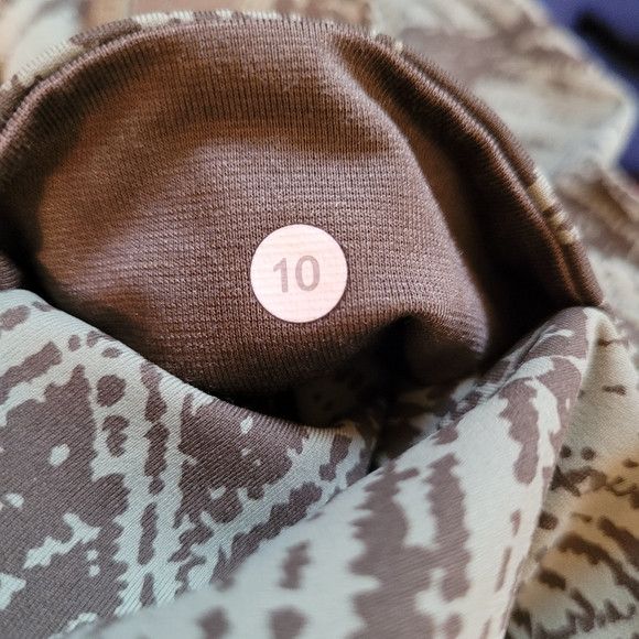 Lululemon Lululemon highest times pants wanderlust 2016 size 10 Size 32" / US 10 / IT 46 - 5 Thumbnail