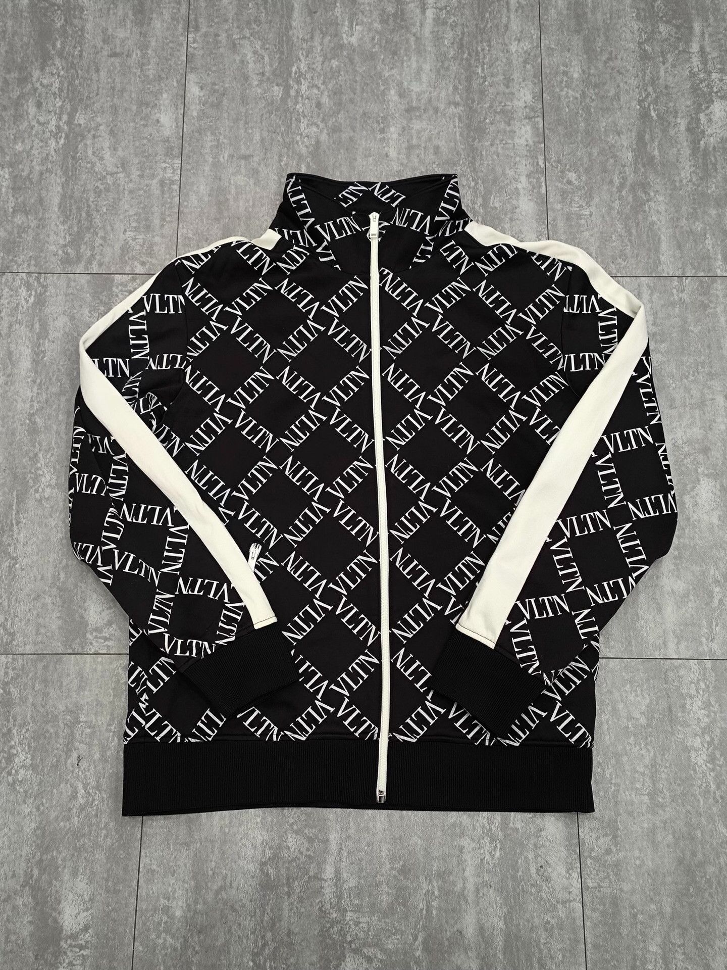 Valentino Valentino Retro Black Jacket S Women Size S / US 4 / IT 40 - 1 Thumbnail