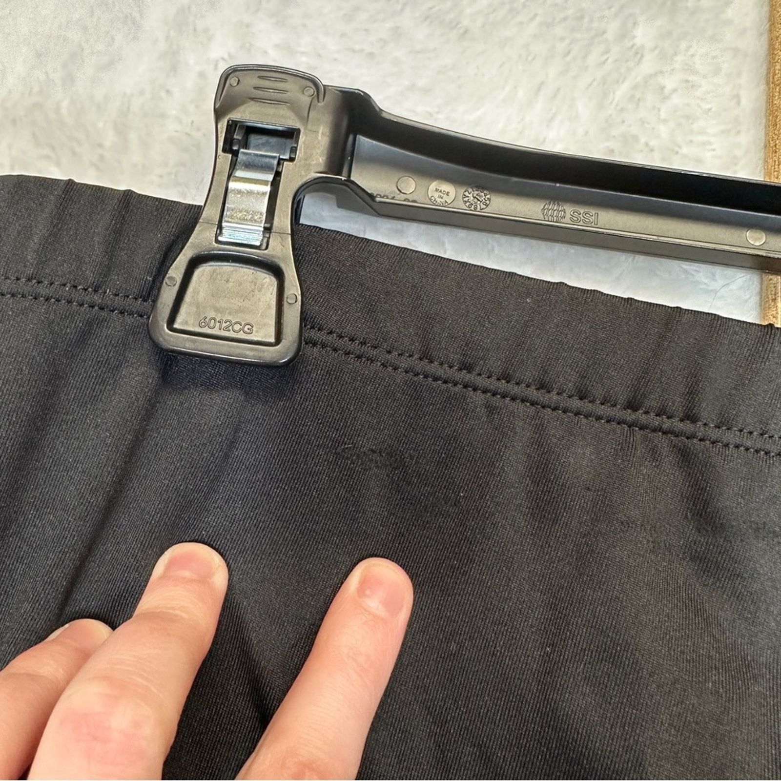 Athleta Athleta Black Mid Rise Drawstring Cropped Legging Pants Sz M Size 28" / US 6 / IT 42 - 8 Thumbnail