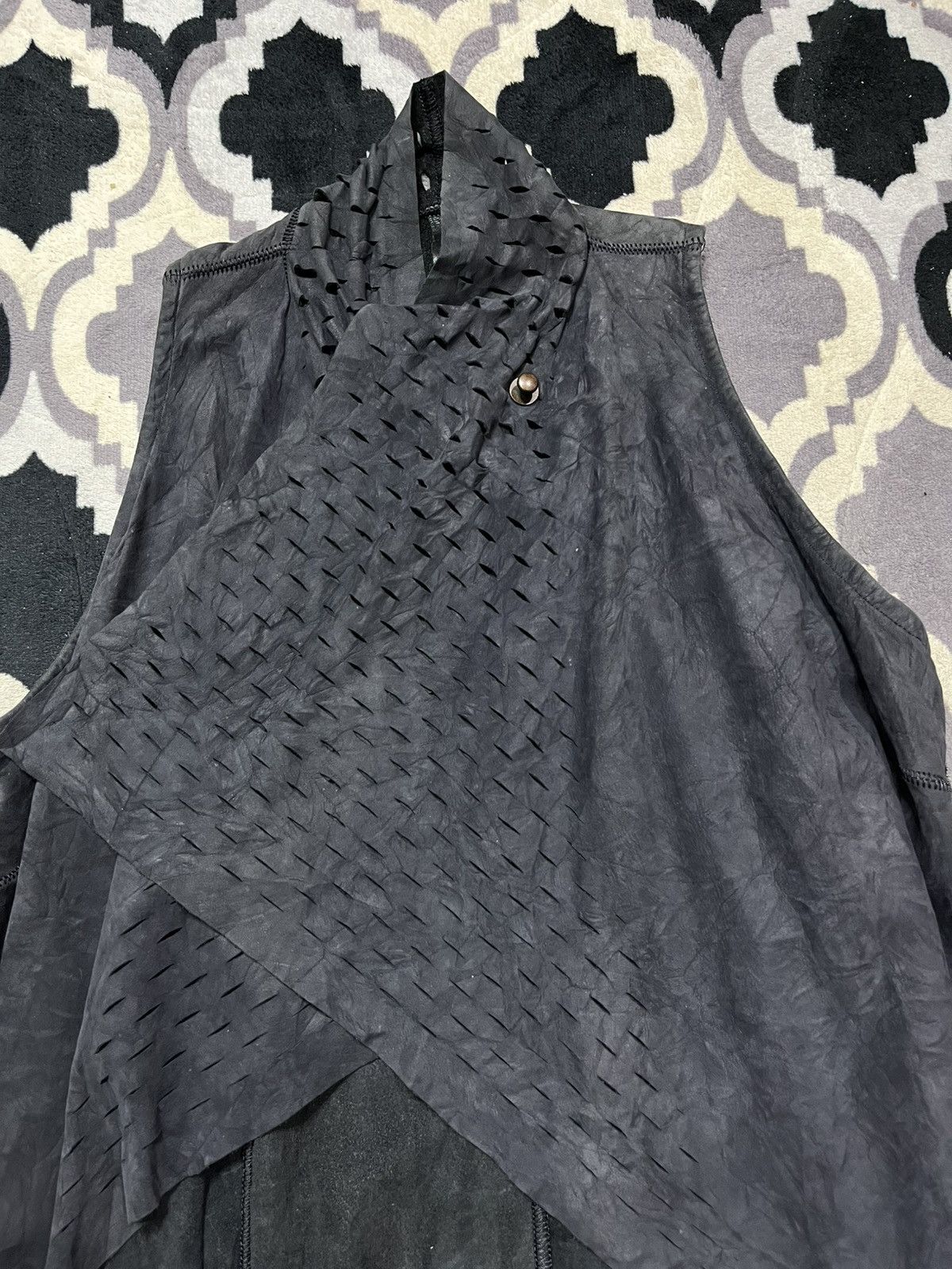 Isaac Sellam Experience Distressed cut Calfskin leather vest Size US M / EU 48-50 / 2 - 5 Thumbnail