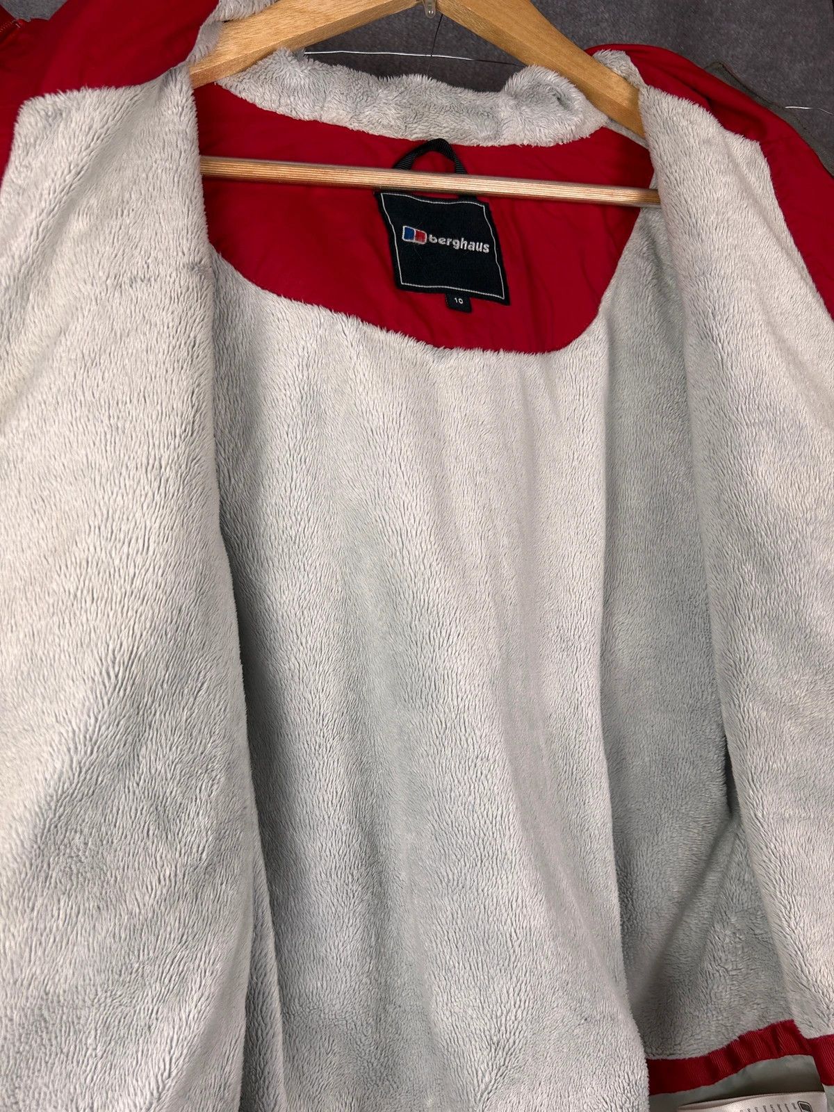 Berghaus Berghaus AQ2 red jacket with hood Size US S / EU 44-46 / 1 - 9 Thumbnail