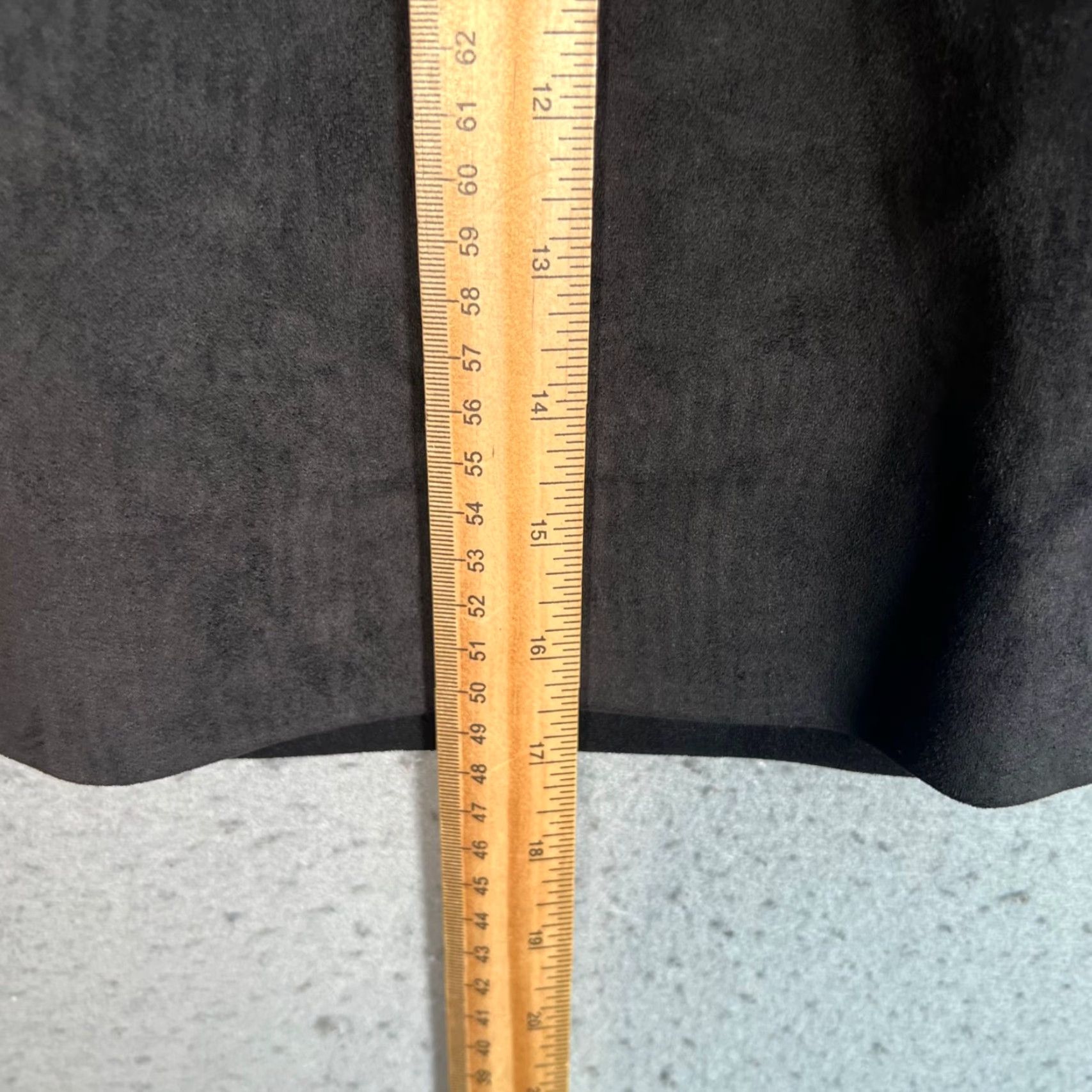 Vintage Babaton Skirt Womens 0 Black Faux Suede A-Line Mini Polyester Blend Adult Womens Size 0 Black A-Line Skirt Mens Womens Boys Girls? Size 25" / US 0 / IT 36 - 6 Thumbnail