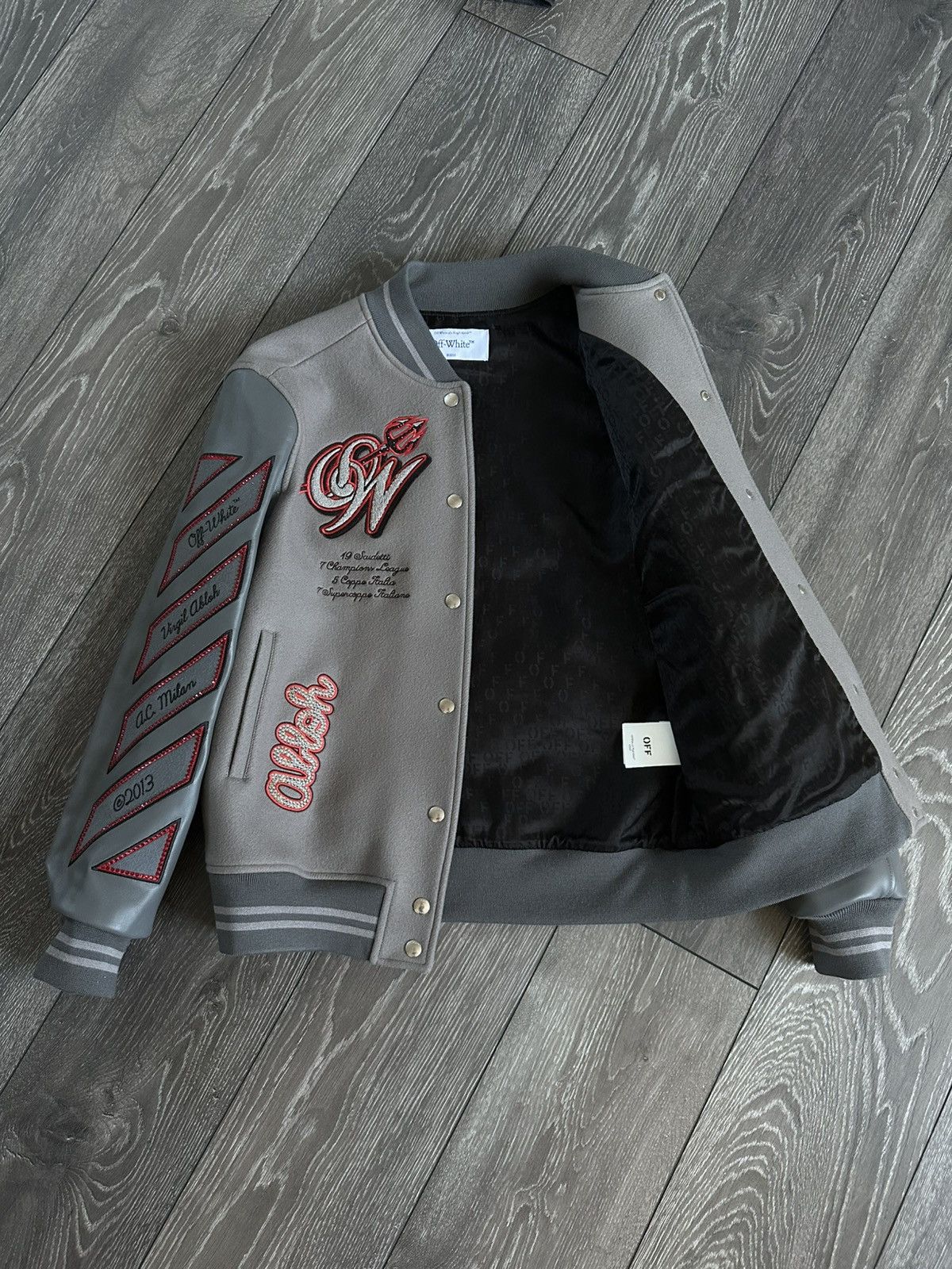 Off-White off white x ac milan 23/24 devil varsity bomber jacket Size US M / EU 48-50 / 2 - 3 Thumbnail