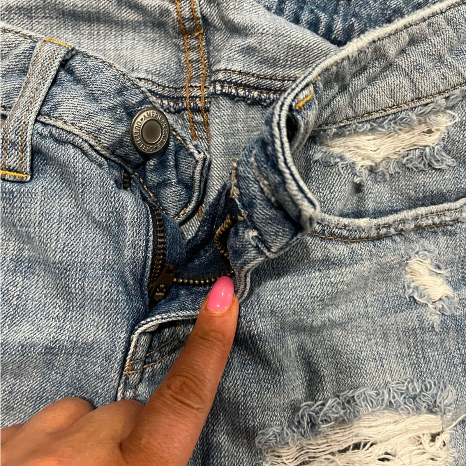 American Eagle Outfitters American Eagle Jean Shorts Distressed Cutout Denim Size 0 Size 25" / US 0 / IT 36 - 2 Thumbnail