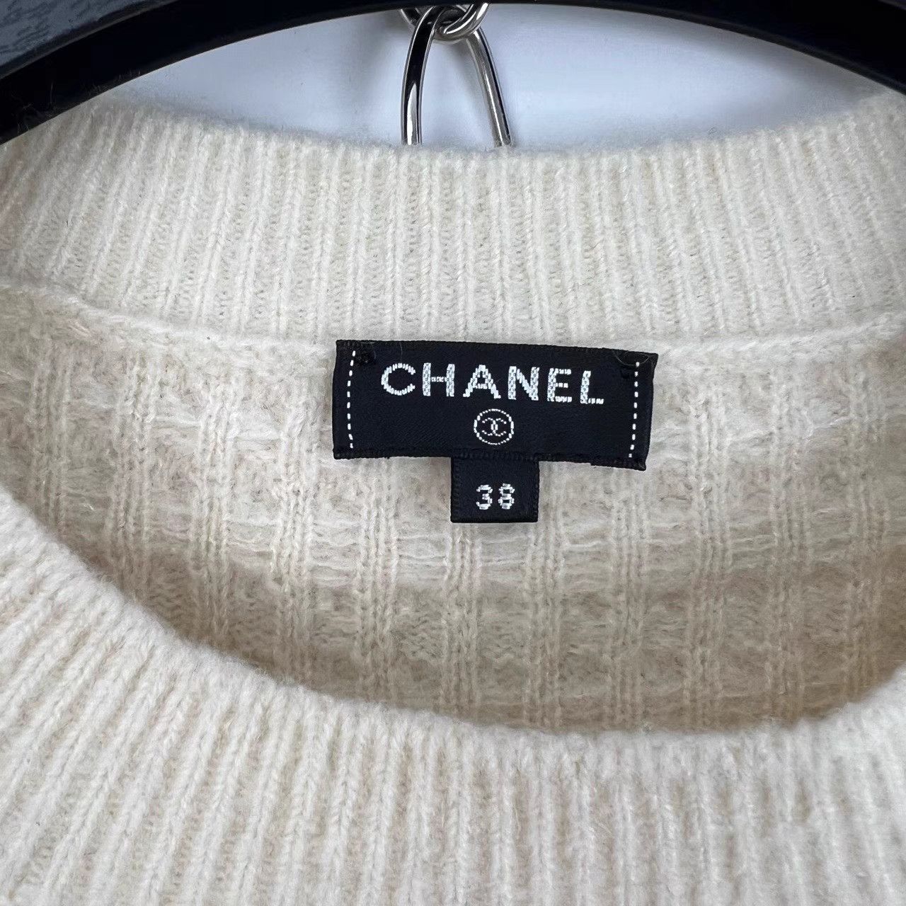 Chanel Chanel Ivory 3D Floral Embossed Knit Sweater K12 Size XS / US 0-2 / IT 36-38 - 4 Thumbnail