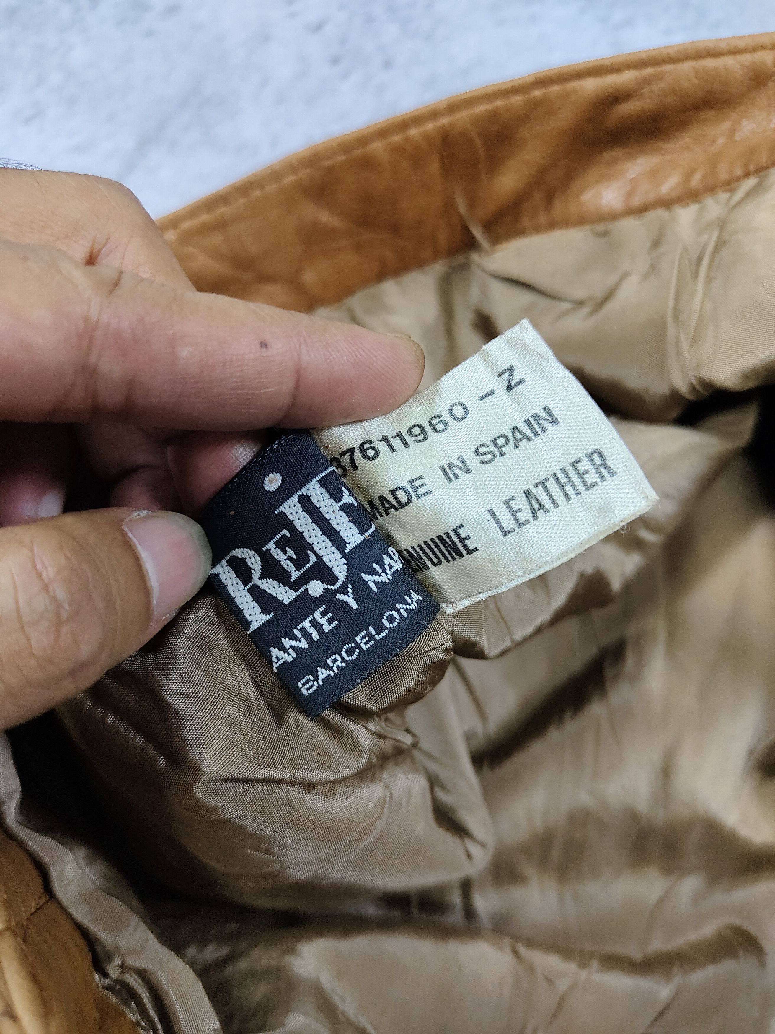 Vintage 90s REJÉ Spain- Minimal Scuplted Panel Genuine Leather Skirt Size 28" / US 6 / IT 42 - 8 Thumbnail