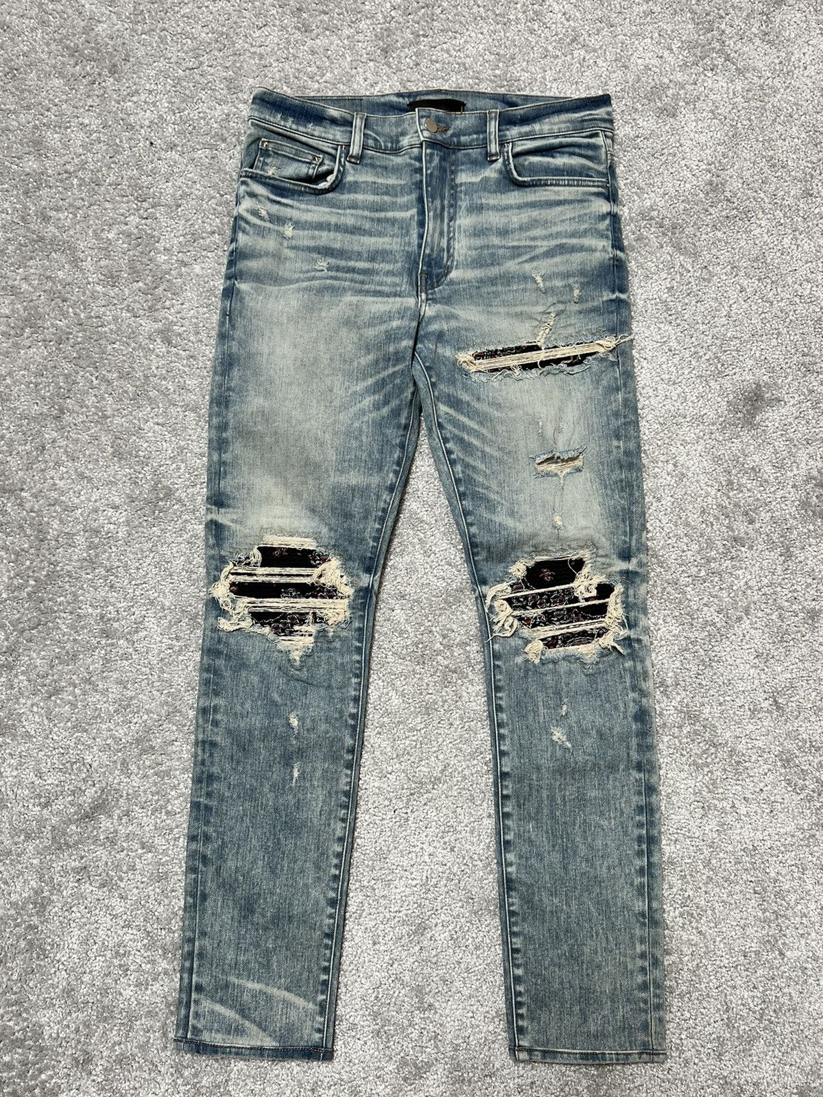 Amiri RARE Amiri MX-1 “Dirty Indigo” Red Bandana Patch Jeans Size US 33 - 2 Thumbnail