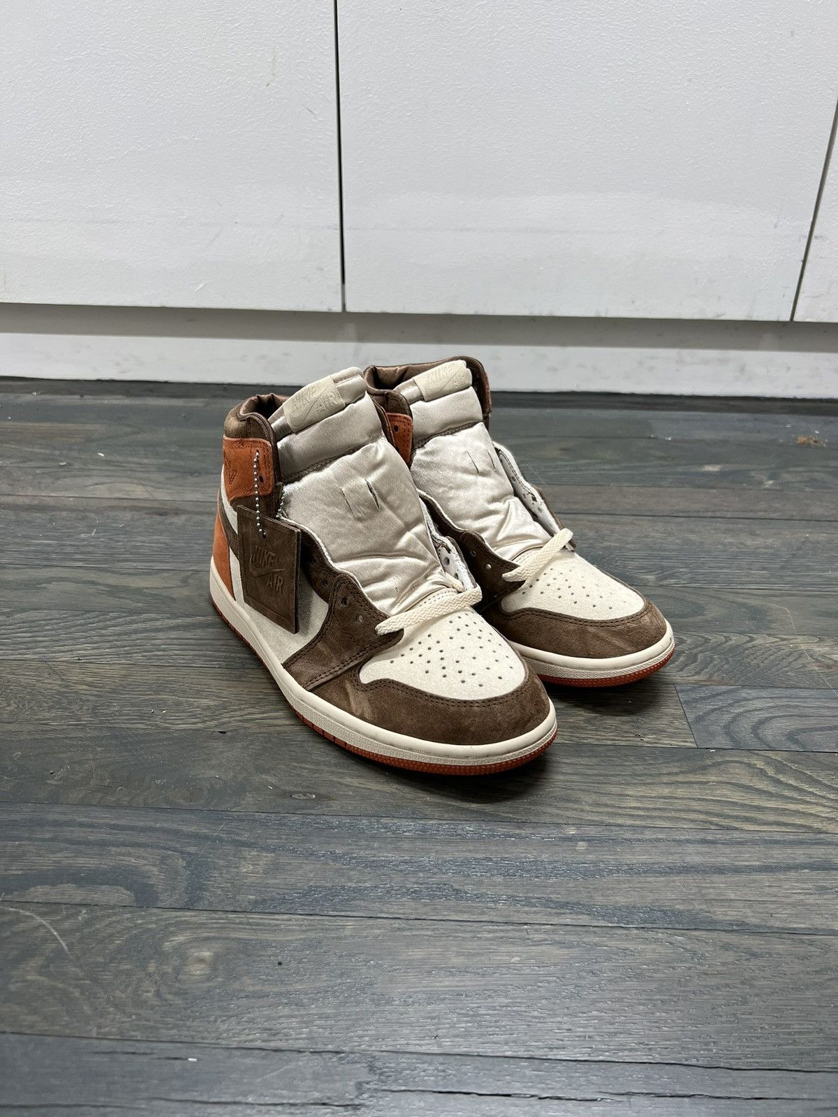 Jordan Brand WMNS JORDAN 1 RETRO HIGH OG 'DUSTED CLAY' Size US 9.5 / IT 39.5 - 1 Thumbnail