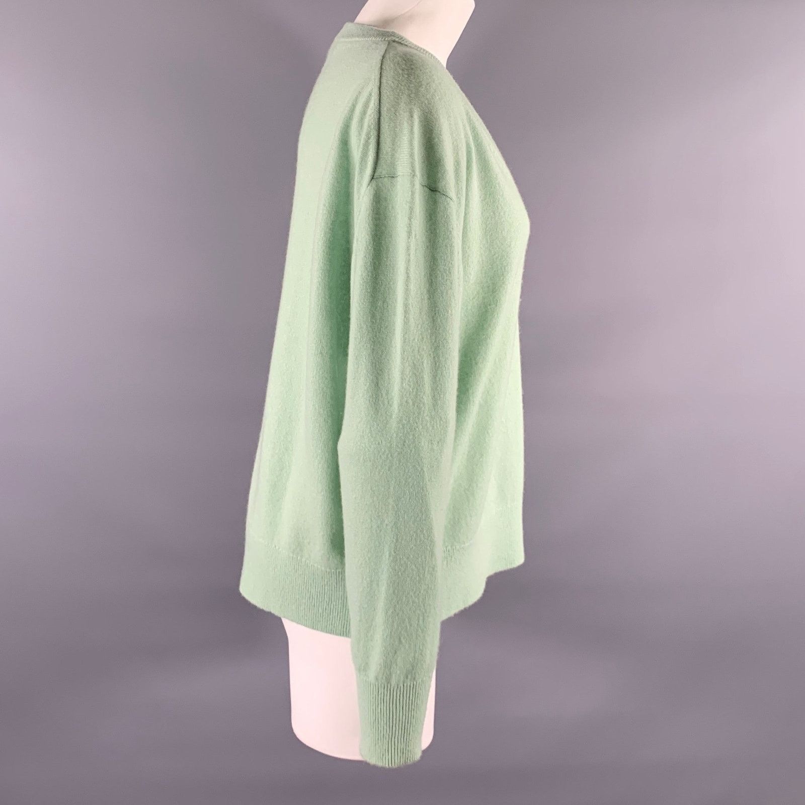 White + Warren WHITE + WARREN Size M Mint Cashmere V-Neck Sweater Size M / US 6-8 / IT 42-44 - 2 Thumbnail