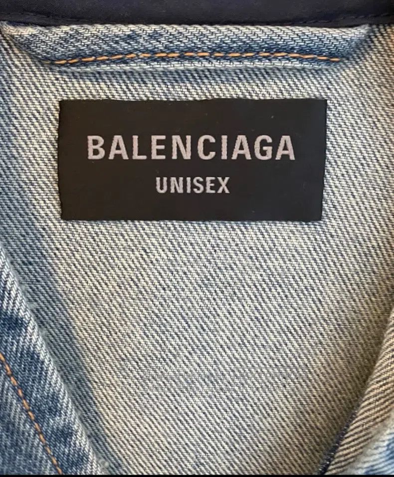 Balenciaga Balenciaga Crystal Hand Painted Graffiti Destroyed Hooded Size US S / EU 44-46 / 1 - 5 Thumbnail