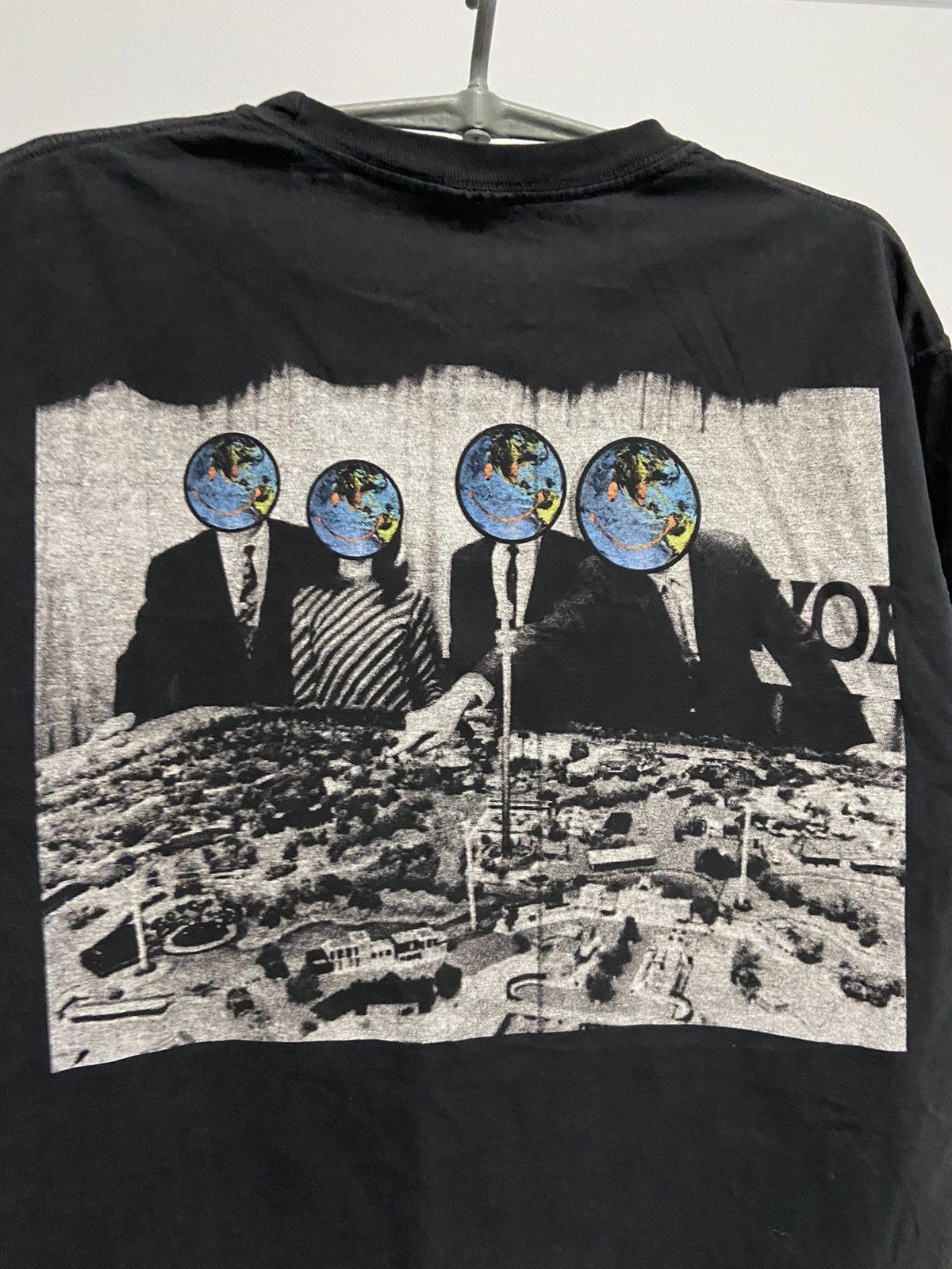 Rap Tees × Travis Scott × Vintage Astroworld staff t shirt travis Scott rap big print logo Size US L / EU 52-54 / 3 - 4 Thumbnail