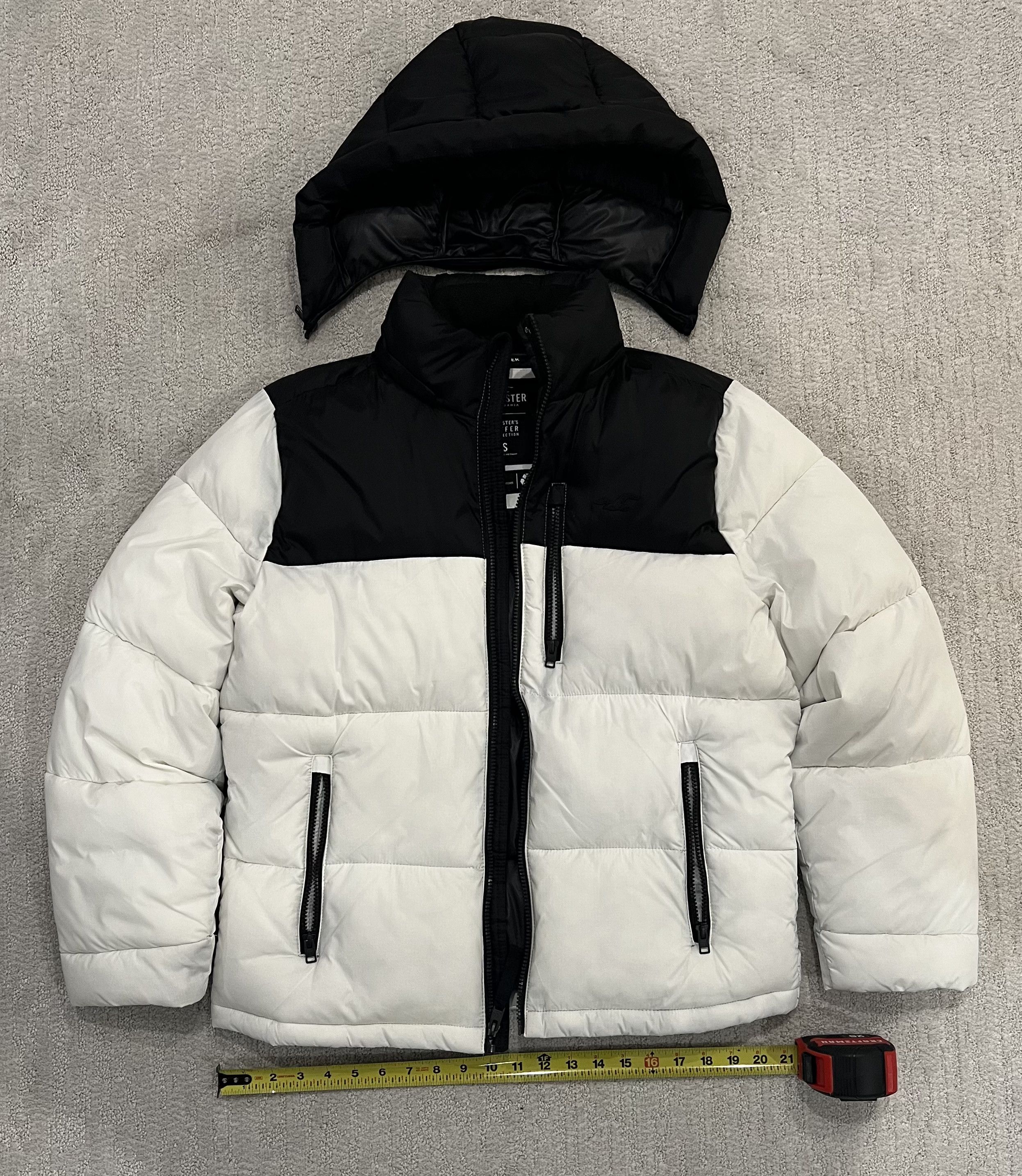 Hollister Hollister's Puffer Collection Black and White Jacket