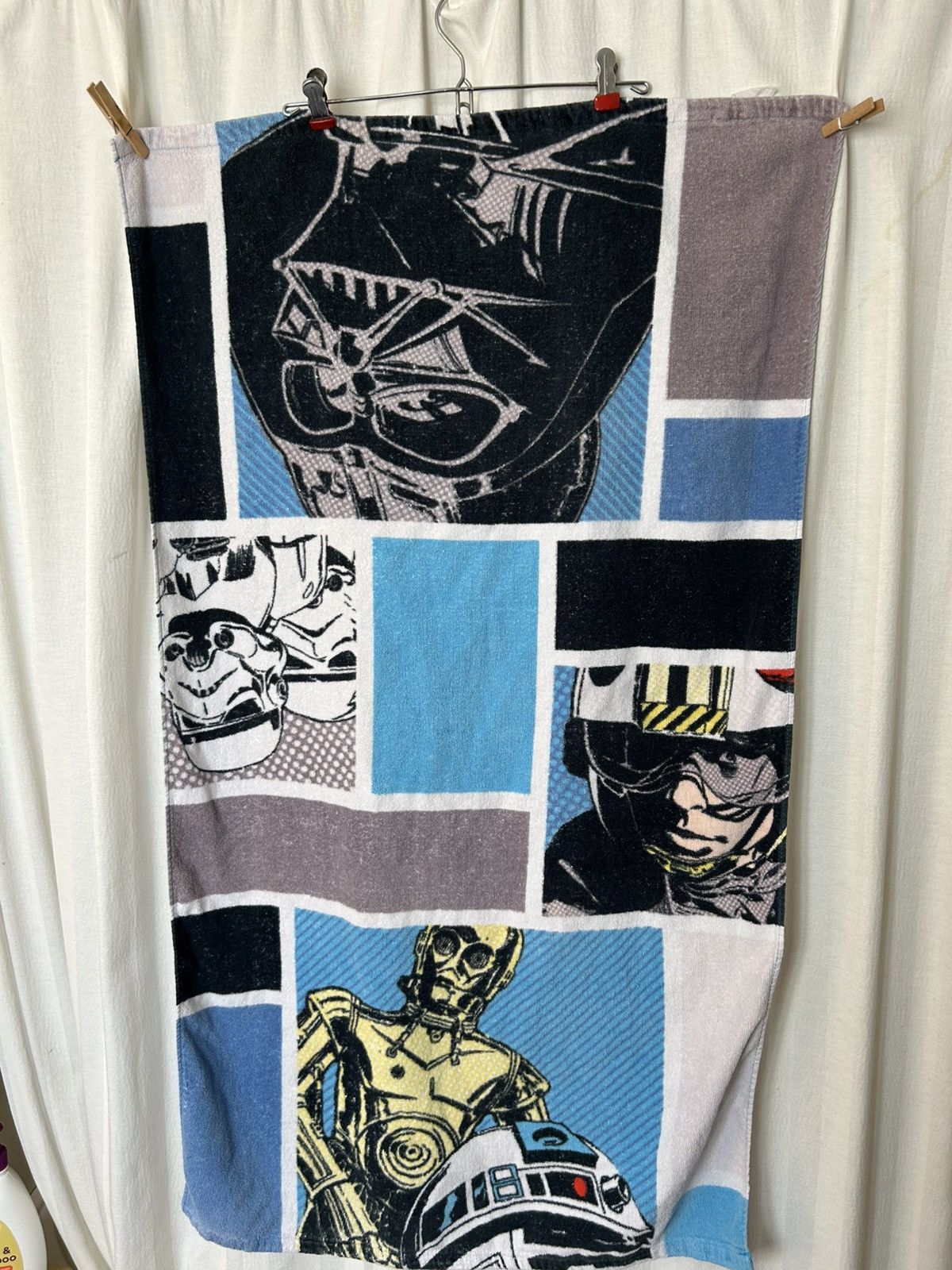 Star Wars Towel: Star wars vader c3po, skywalker stormtrooper r2d2 Size ONE SIZE - 1 Thumbnail