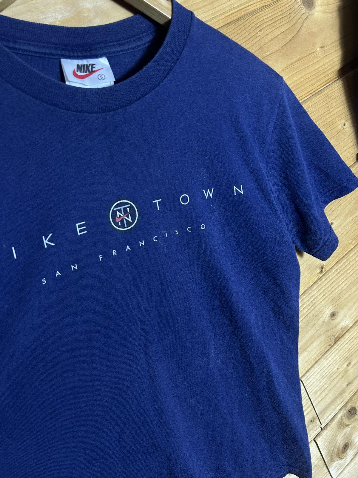 Nike Vintage Nike town San Francisco t shirt Size US S / EU 44-46 / 1 - 3 Thumbnail