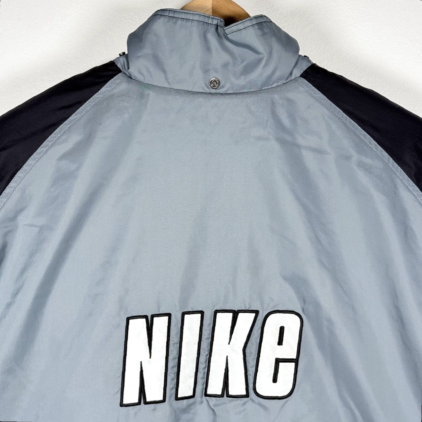 Nike VINTAGE Nike Puffer Jacket Gray Blue Spellout Logo Full Zip Coat Men 2XL 90s Logo Casual Travel Outdoors Mens Size US XXL / EU 58 / 5 - 6 Thumbnail