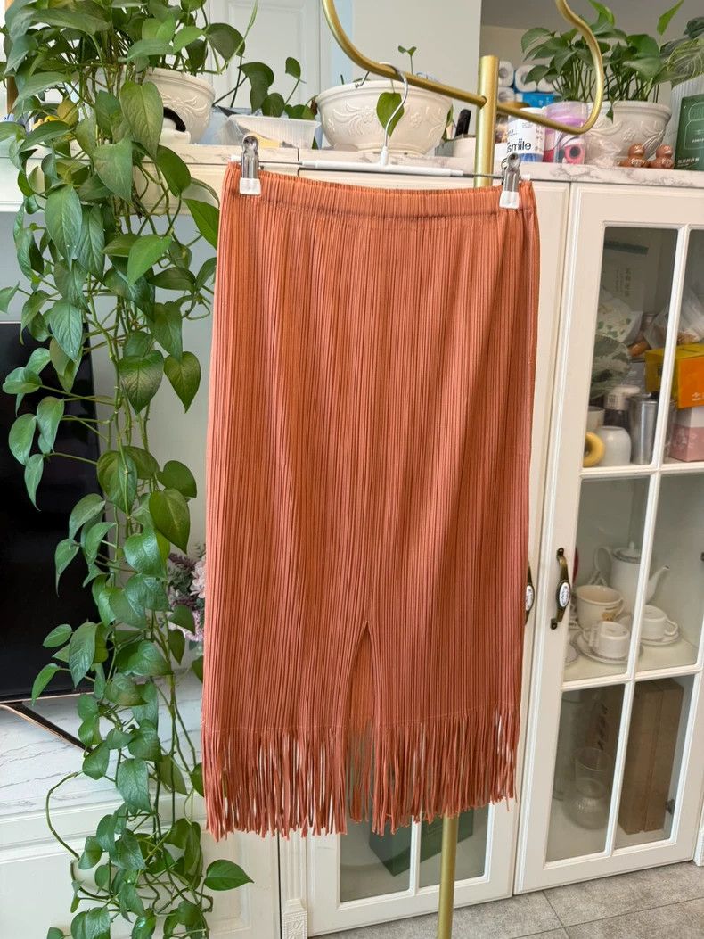 Issey Miyake Issey Miyake size:5 Orange fringed pleated skirt Size 31" - 6 Thumbnail