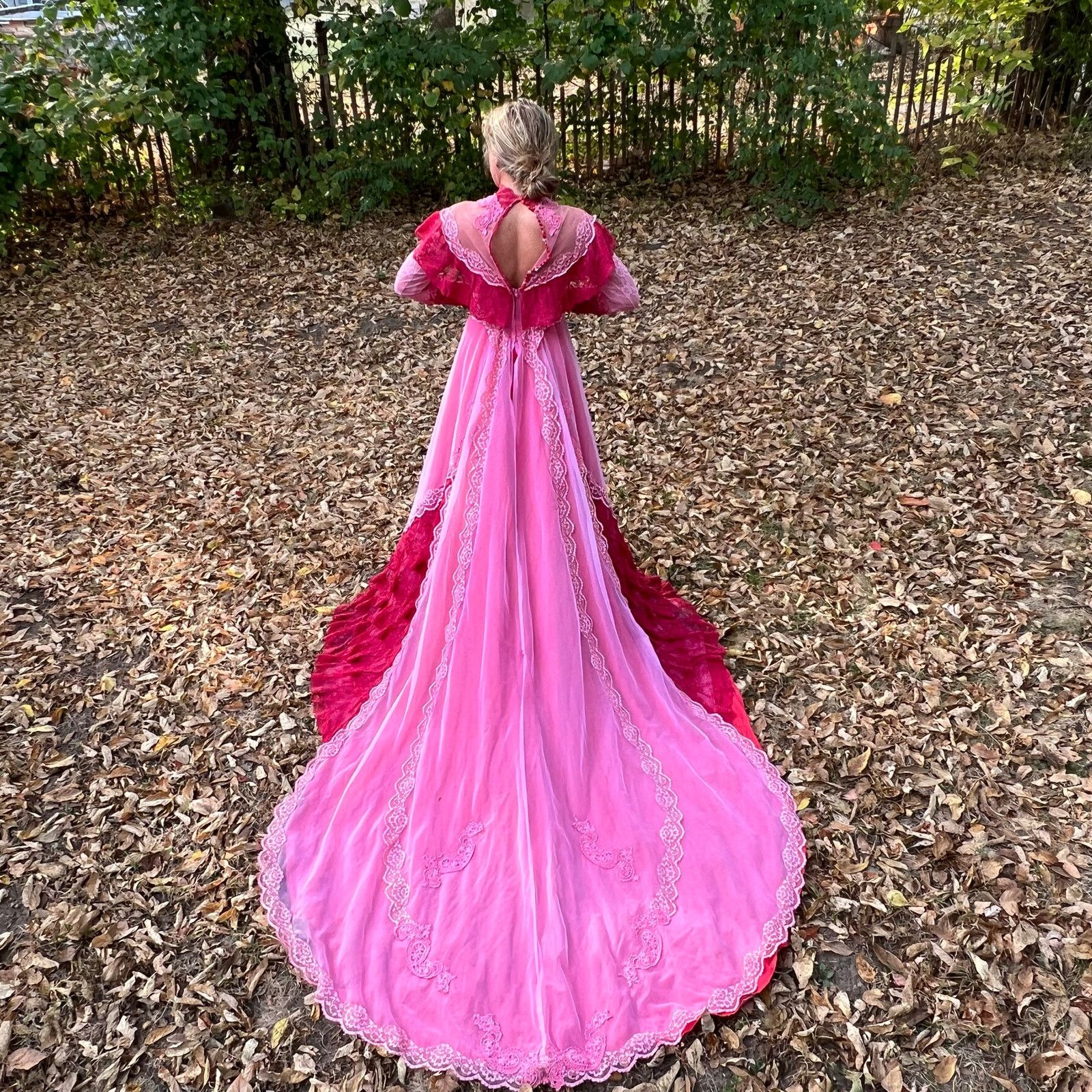 Vintage 70s Victorian illusion lace ruffle pink red wedding dress Size M / US 6-8 / IT 42-44 - 4 Thumbnail