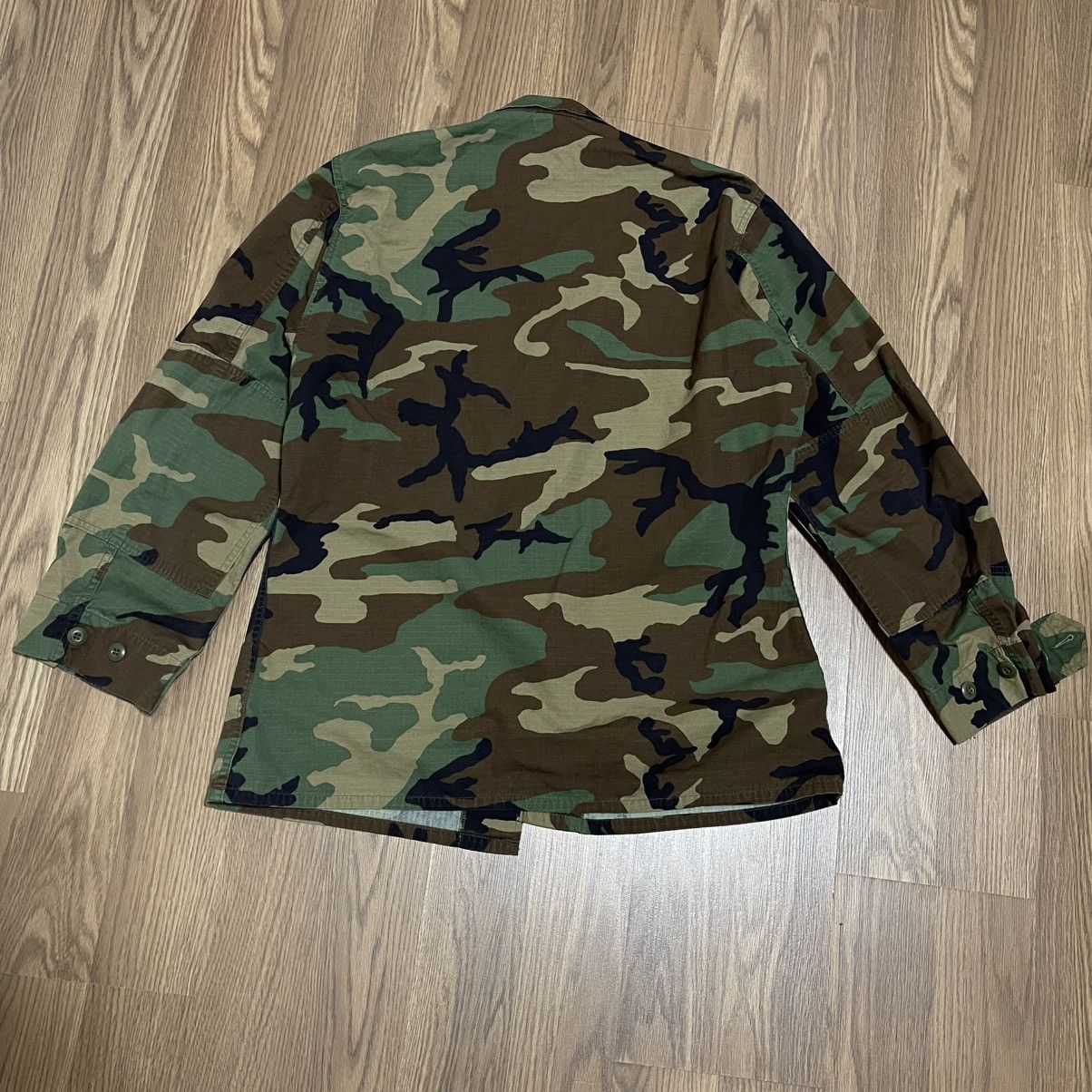Vintage Vintage style army military woodland Camo button up jacket Size US L / EU 52-54 / 3 - 5 Thumbnail