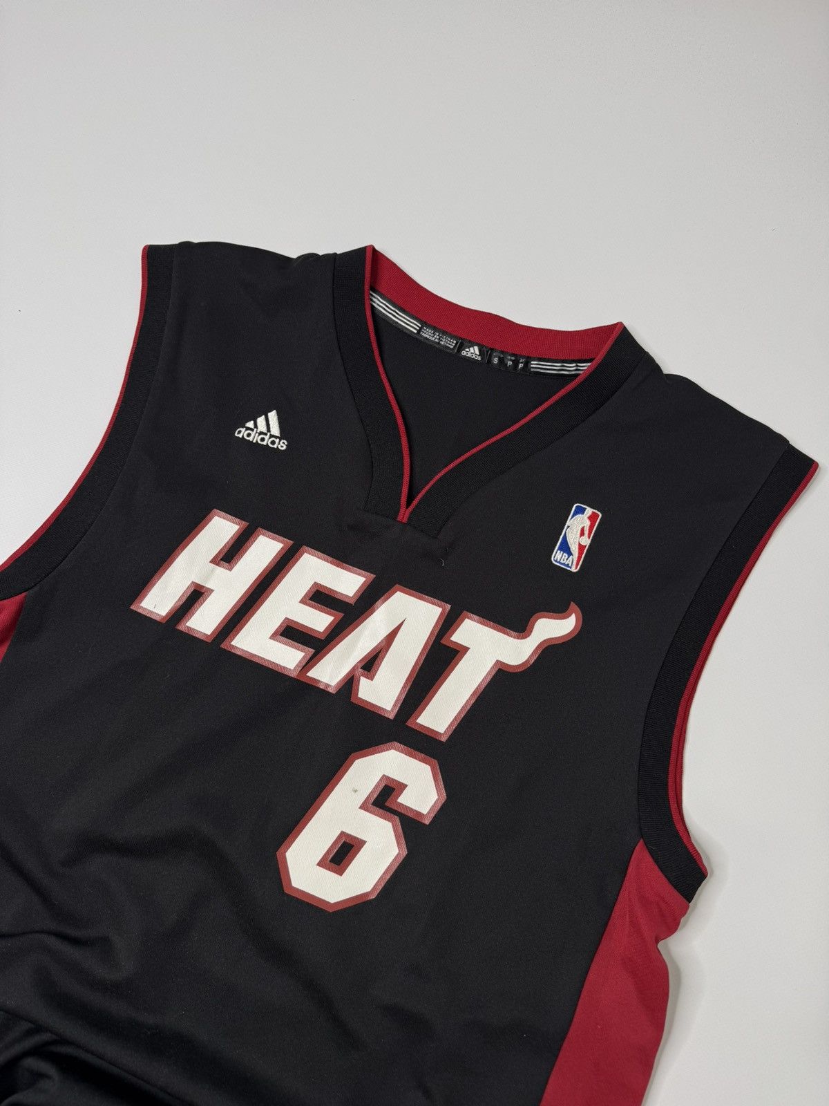 NBA Adidas Miami heats 6 LeBron James Jersey NBA basketball y2k Size US S / EU 44-46 / 1 - 3 Thumbnail