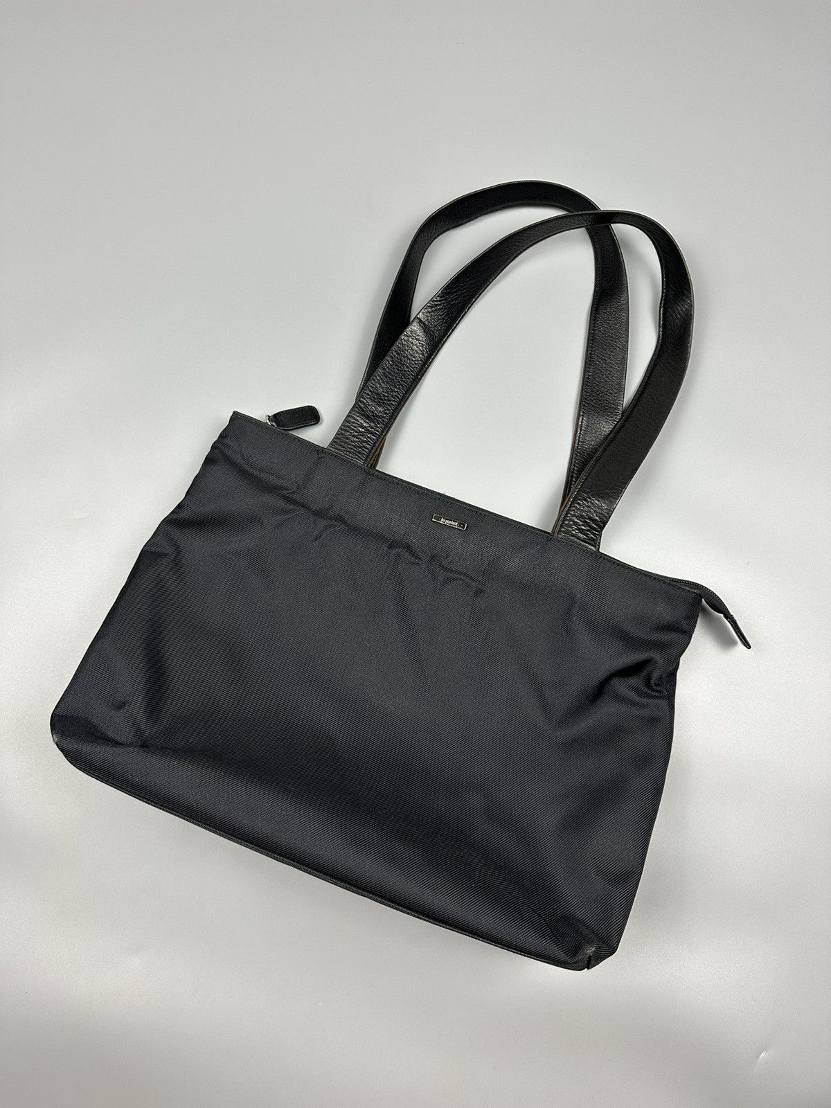 Issey Miyake Issey Miyake 2 Ways Shoulder/Tote Bag Size ONE SIZE - 1 Thumbnail