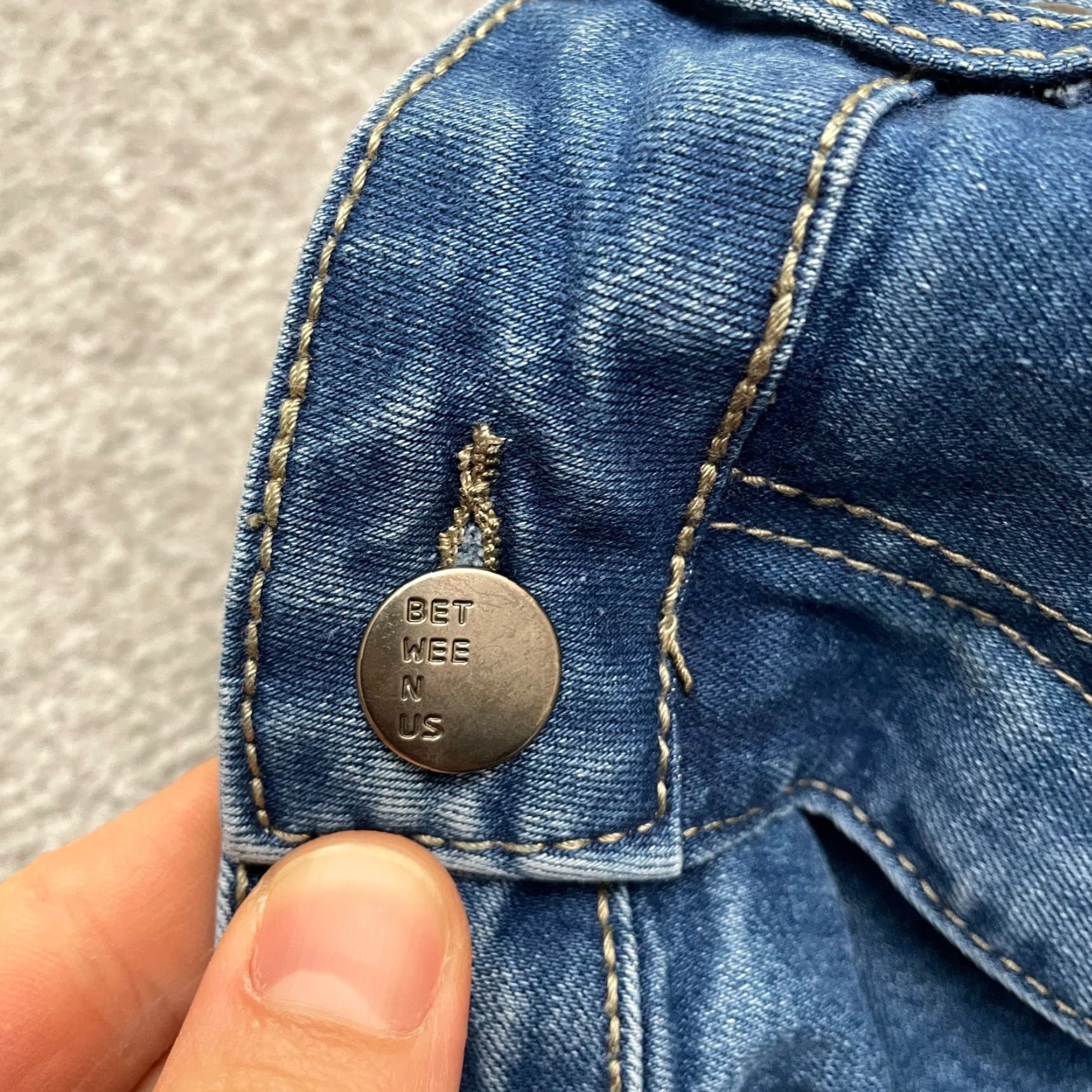 Denime Between Us Jeans Juniors 11 Blue Straight Stretch Denim 30x26 City Classic Designer 5-Pocket Mens Womens Girls? Size 32" / US 10 / IT 46 - 3 Thumbnail