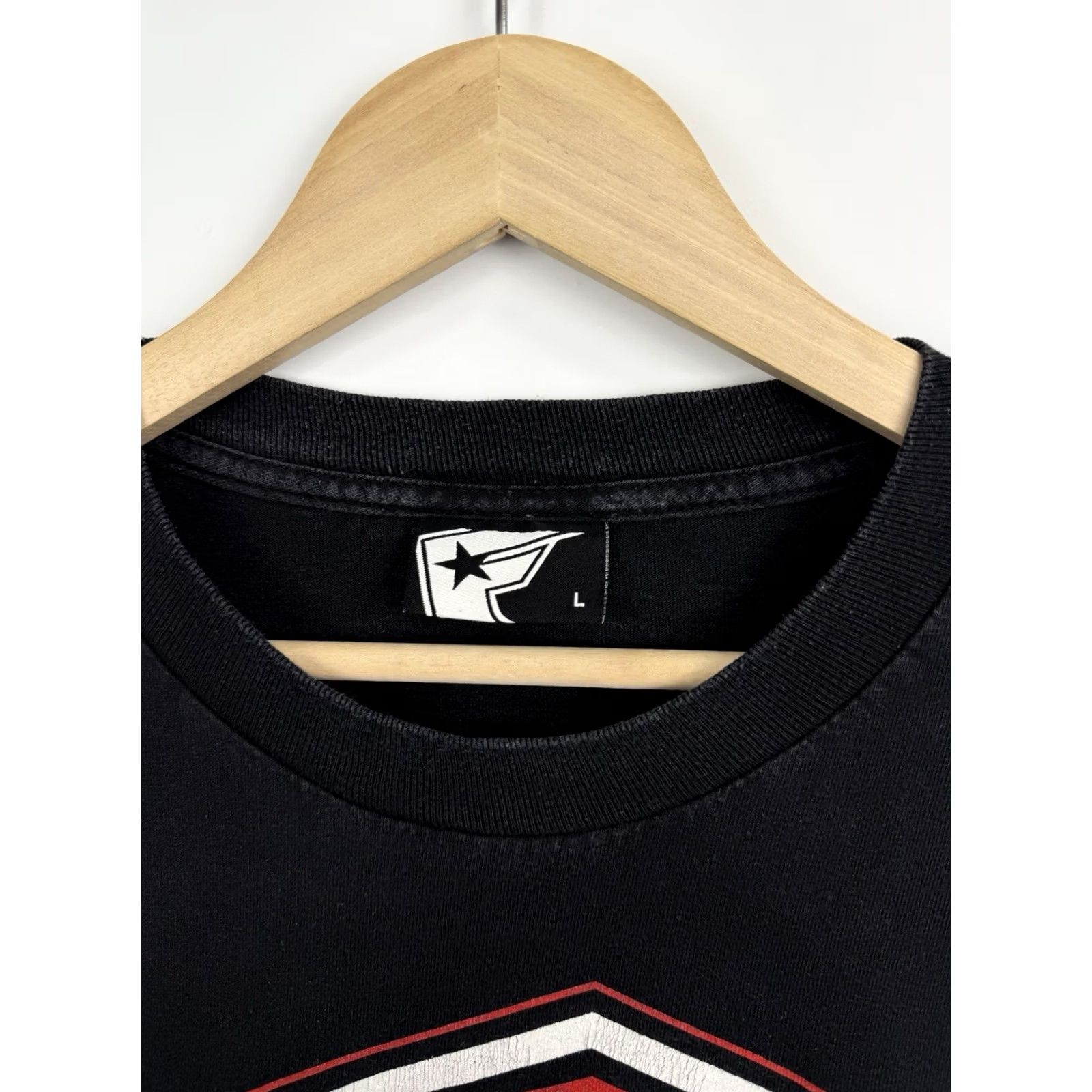 Etro VINTAGE Famous Stars & Straps T-Shirt Retro Black L Mens Size US L / EU 52-54 / 3 - 5 Thumbnail