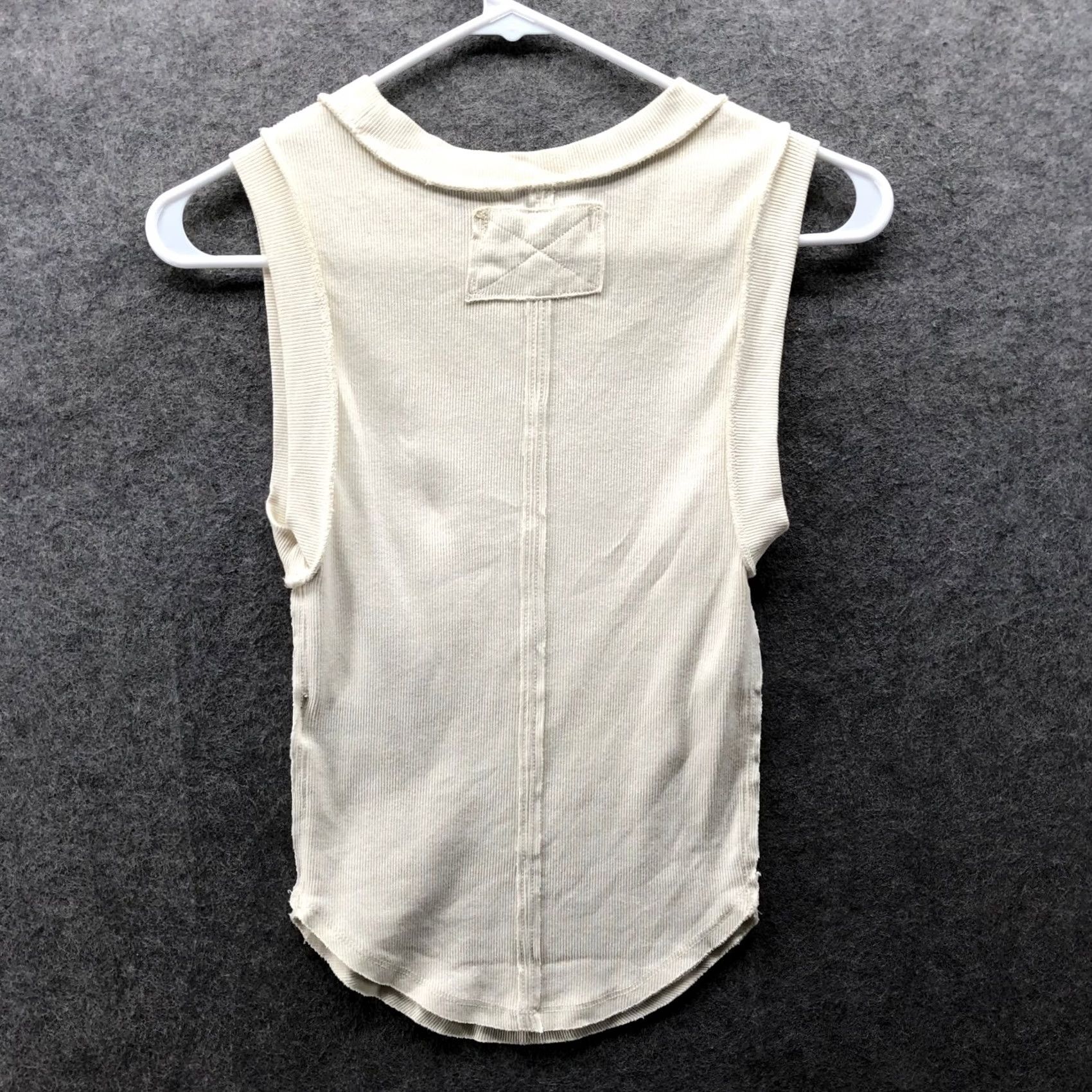 Vintage We The Free Muscle Tank Womens XS Ivory Ribbed Round Hem Crewneck Sleeveless Knit Cotton Blend Basic Bohemian All Seasons Slim Casual Ventage? Size XS / US 0-2 / IT 36-38 - 2 Thumbnail