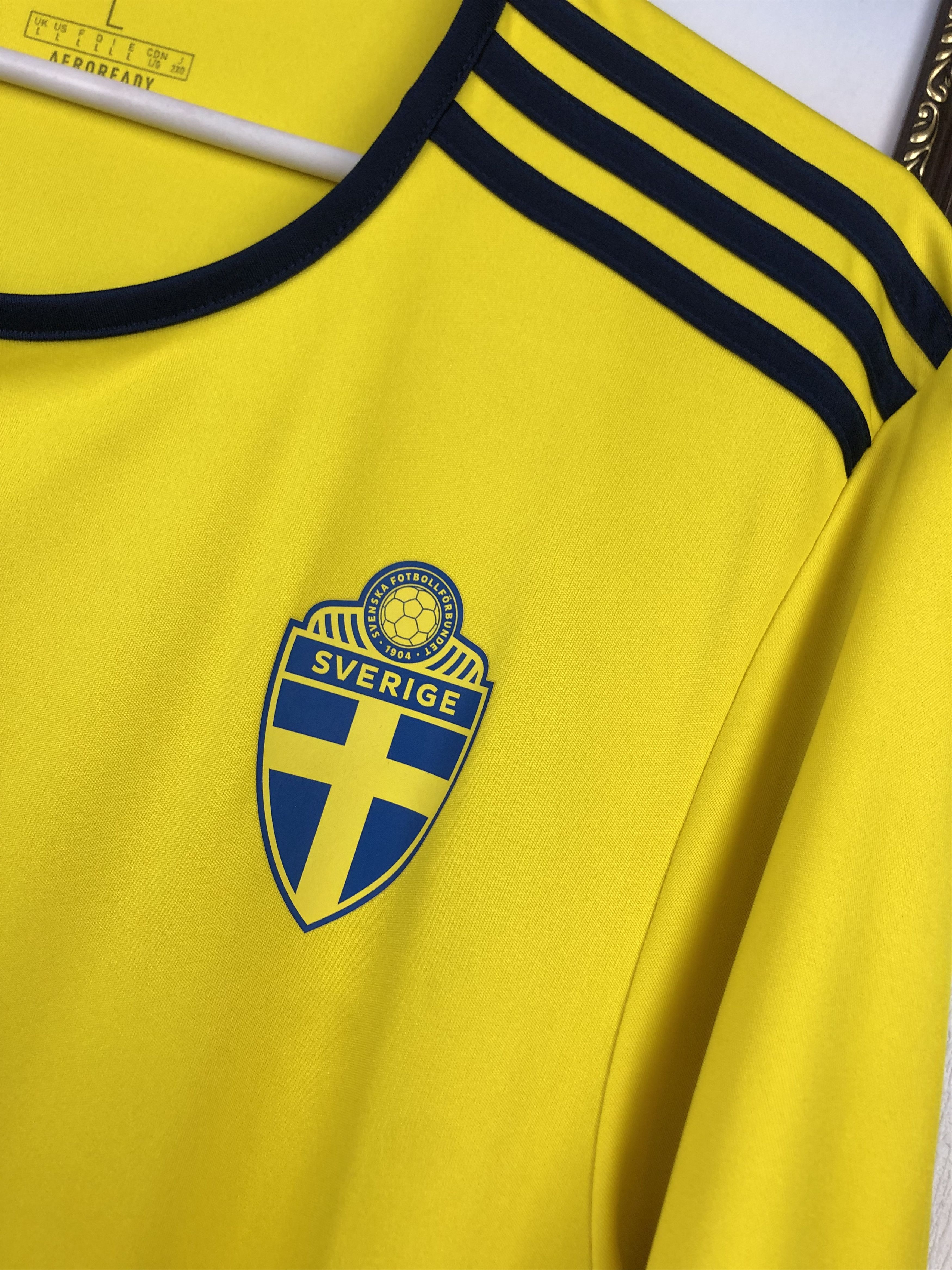 Adidas Sweden Home football shirt 2021 Football Adidas Jersey Size US L / EU 52-54 / 3 - 5 Thumbnail