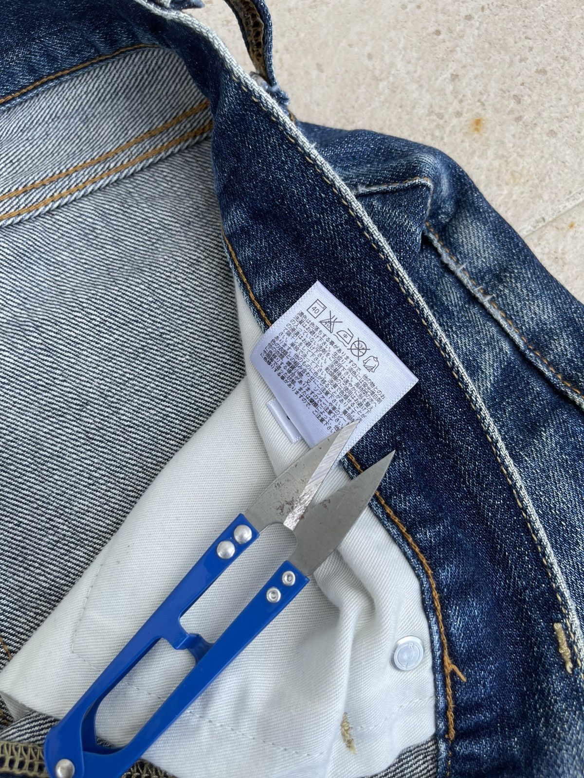 Japanese Brand × Jean × Uniqlo 🔥Uniqlo Jeans Selvedge Distressed Denim W35🔥 Size US 35 - 9 Thumbnail