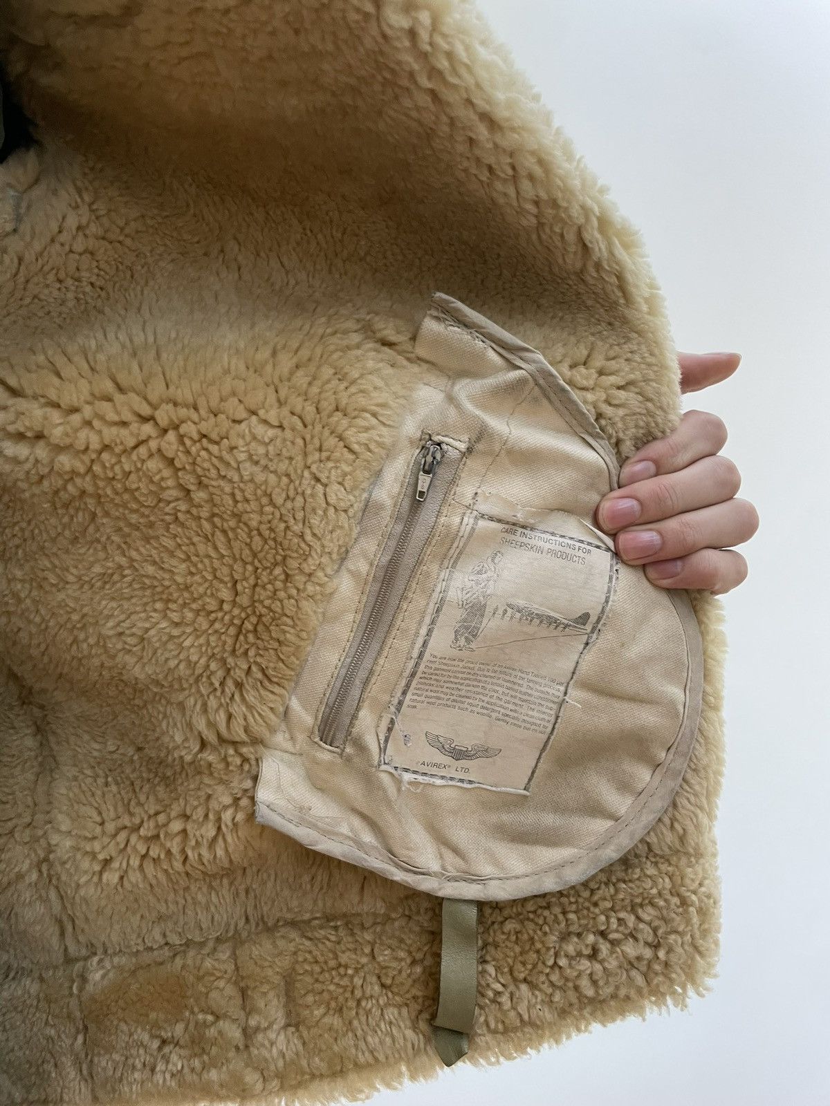 Avirex Avirex 80s B3 shearling jacket with big back embelem Size US XL / EU 56 / 4 - 4 Thumbnail