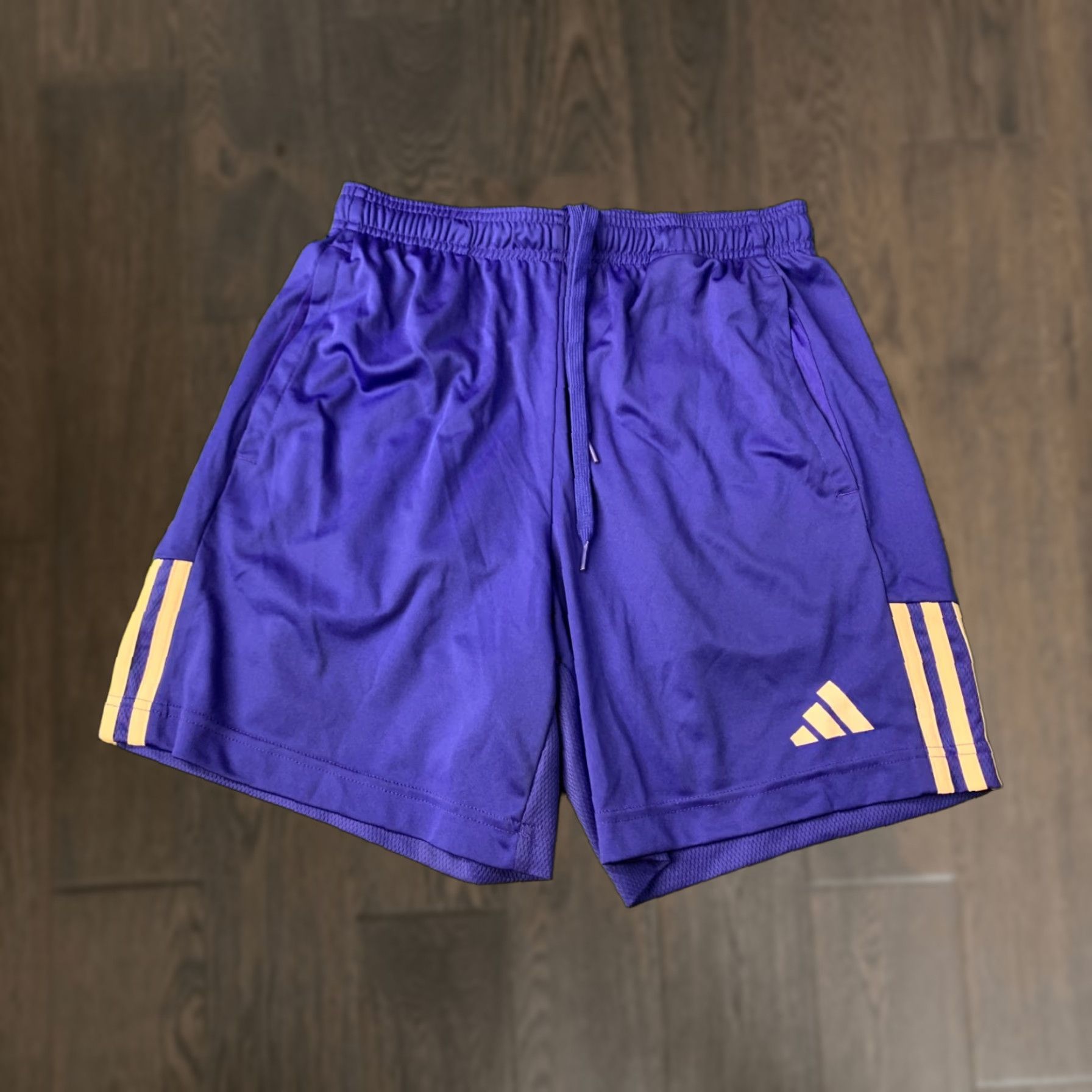 Adidas ADIDAS PERFORMANCE AEROREADY SERENO FOOTBALL SHORTS S MEN BLUE AND WHITE 2024 AdiSERENO Shorts Size US 29 - 1 Thumbnail