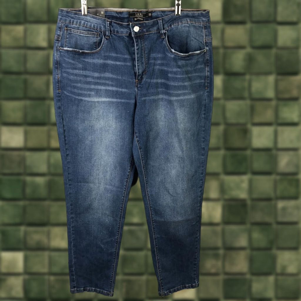 Vintage Lucky & Blessed Jeans Womens Plus 22 Blue Boyfriend High Rise Stretch Denim Size 40" / US 18 - 1 Thumbnail