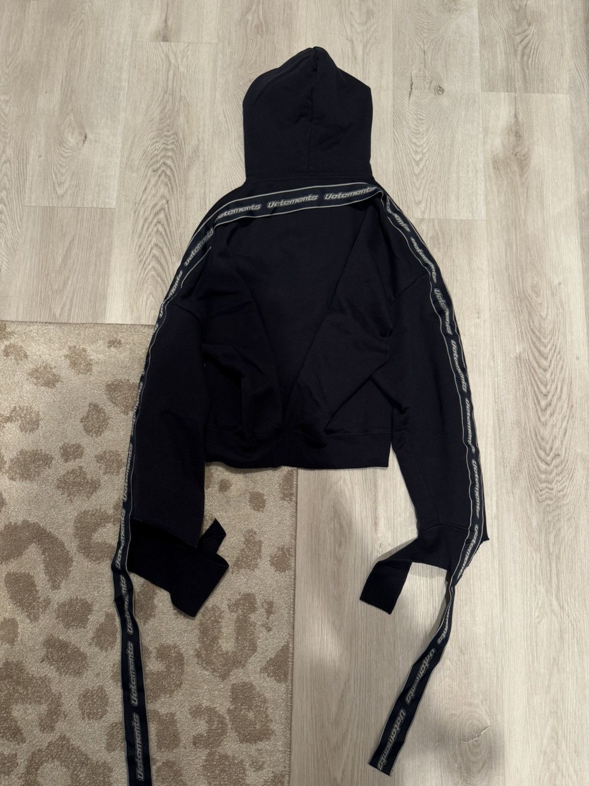 Vetements s/s 2018 tape hoodie nwt!! Size US XS / EU 42 / 0 - 5 Thumbnail