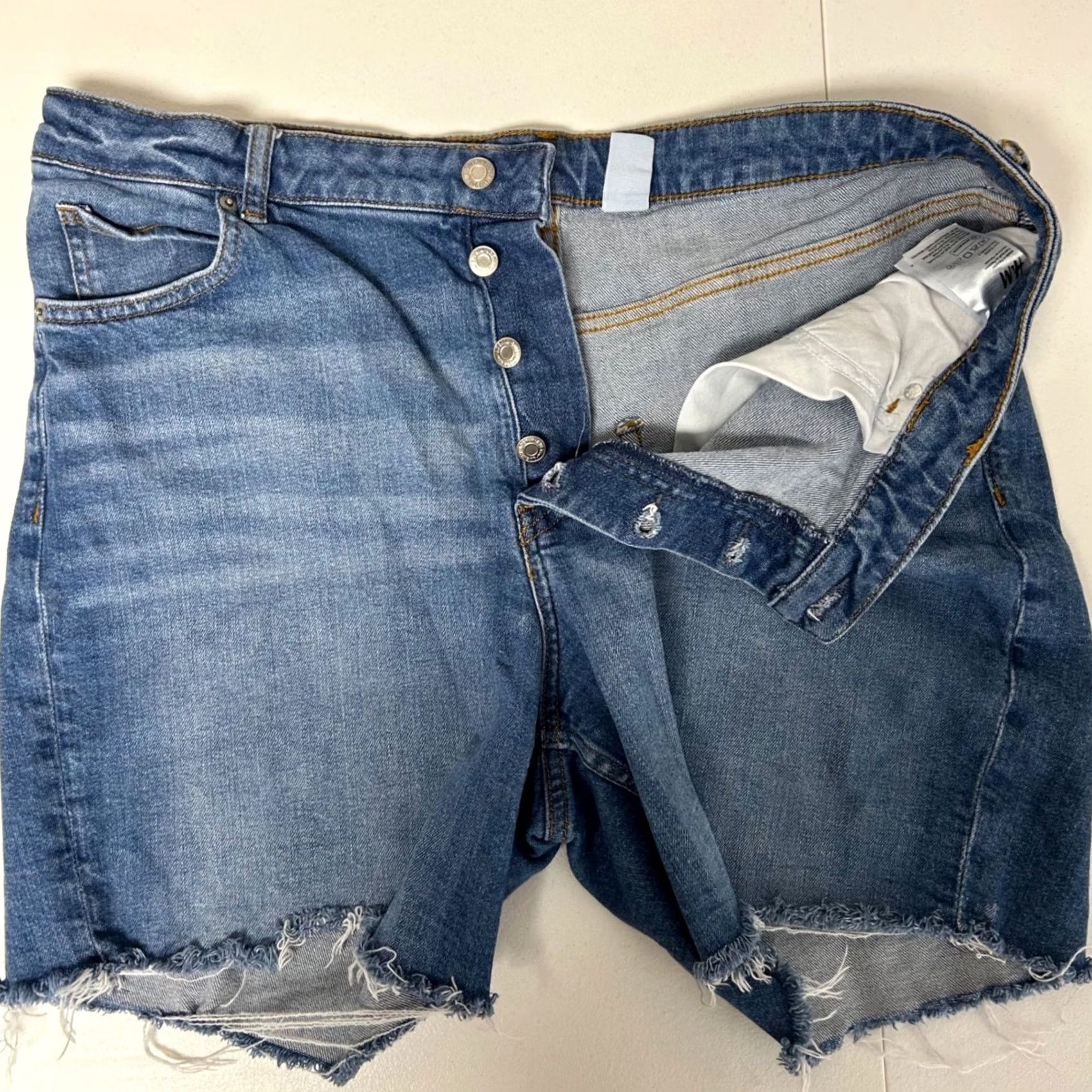 H&M H&M Womens 16 Blue 90s Cutoff High Waist Button Fly Raw Hem Shorts Size 25" / US 0 / IT 36 - 2 Thumbnail