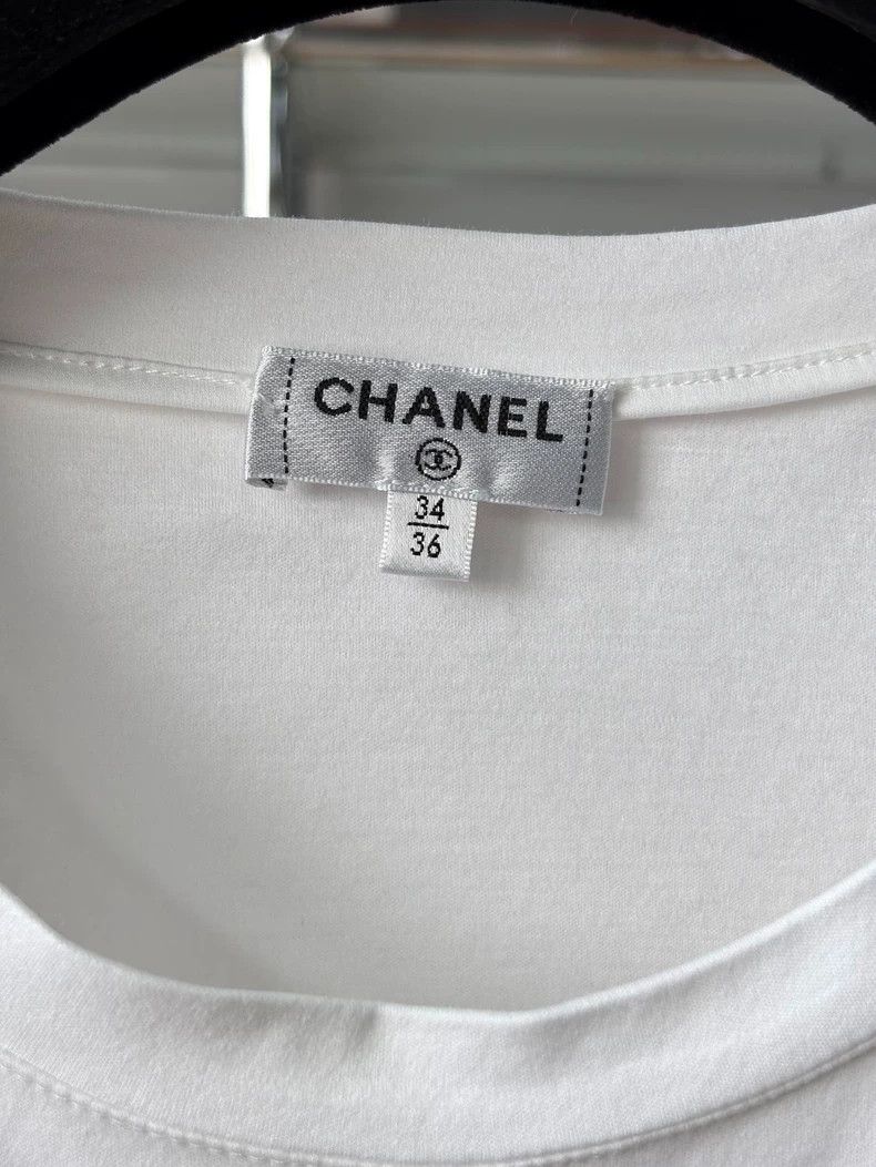 Chanel Chanel Chest medal rhinestone double c logo white short-sl Size XXS / US 00 / IT 34 - 5 Thumbnail