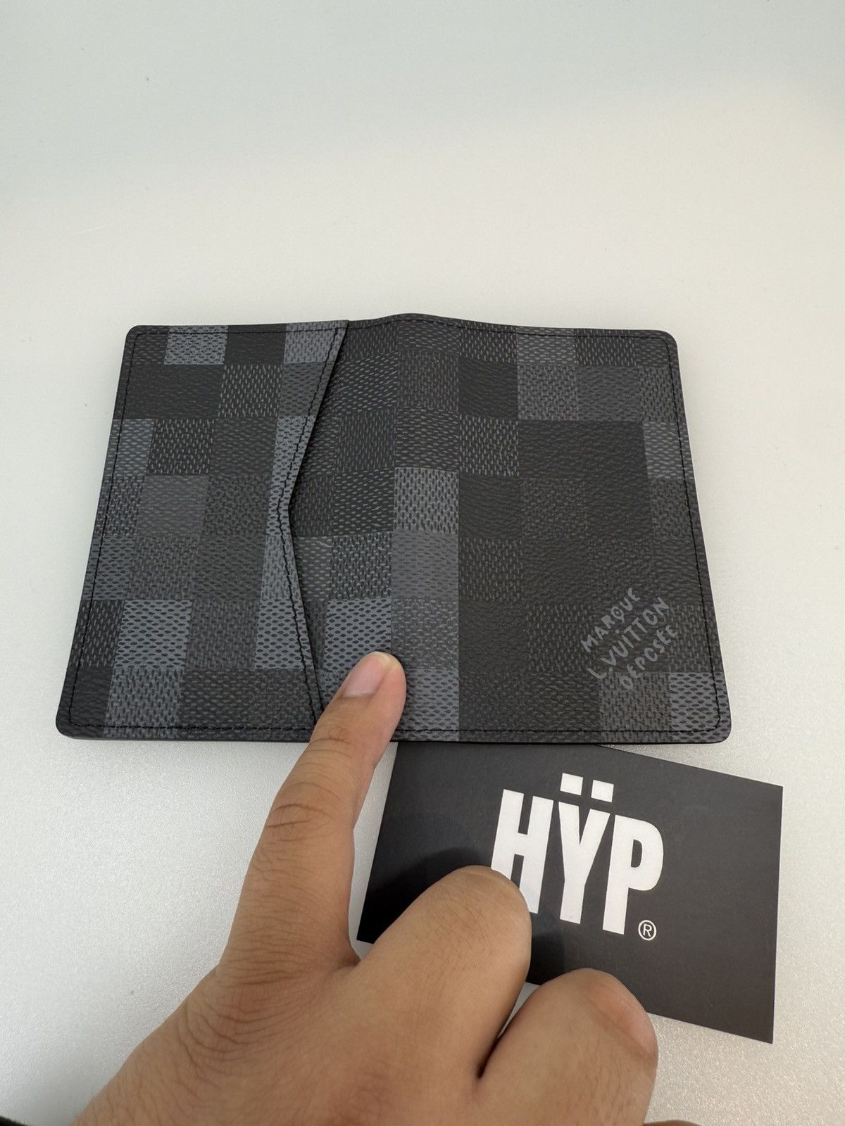 Louis Vuitton Louis Vuitton Pocket Organizer Damoflage Black Size ONE SIZE - 6 Thumbnail