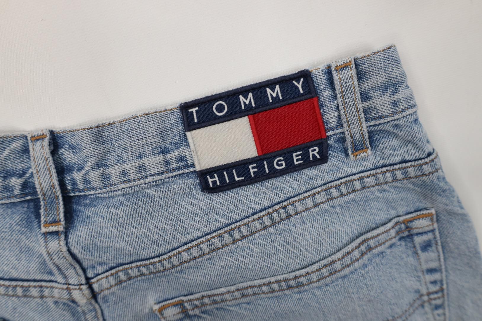 Tommy Hilfiger Vintage 90s Tommy Hilfiger Spell Out Baggy Denim Jean Shorts Size US 34 / EU 50 - 14 Thumbnail