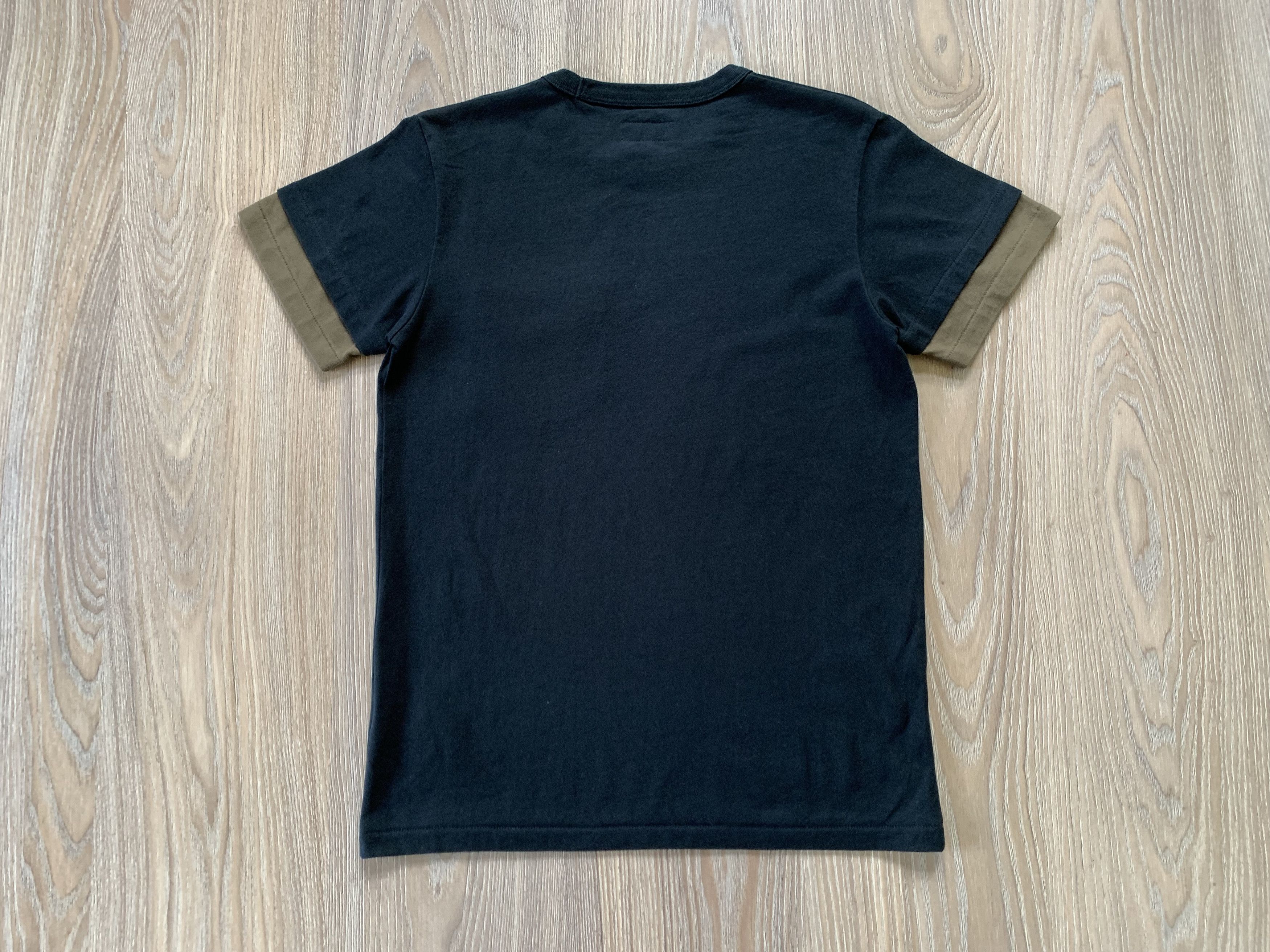 Japanese Brand × izzue Izzue Rare Black Cotton Pocket Customize T Shirt Size US S / EU 44-46 / 1 - 3 Thumbnail
