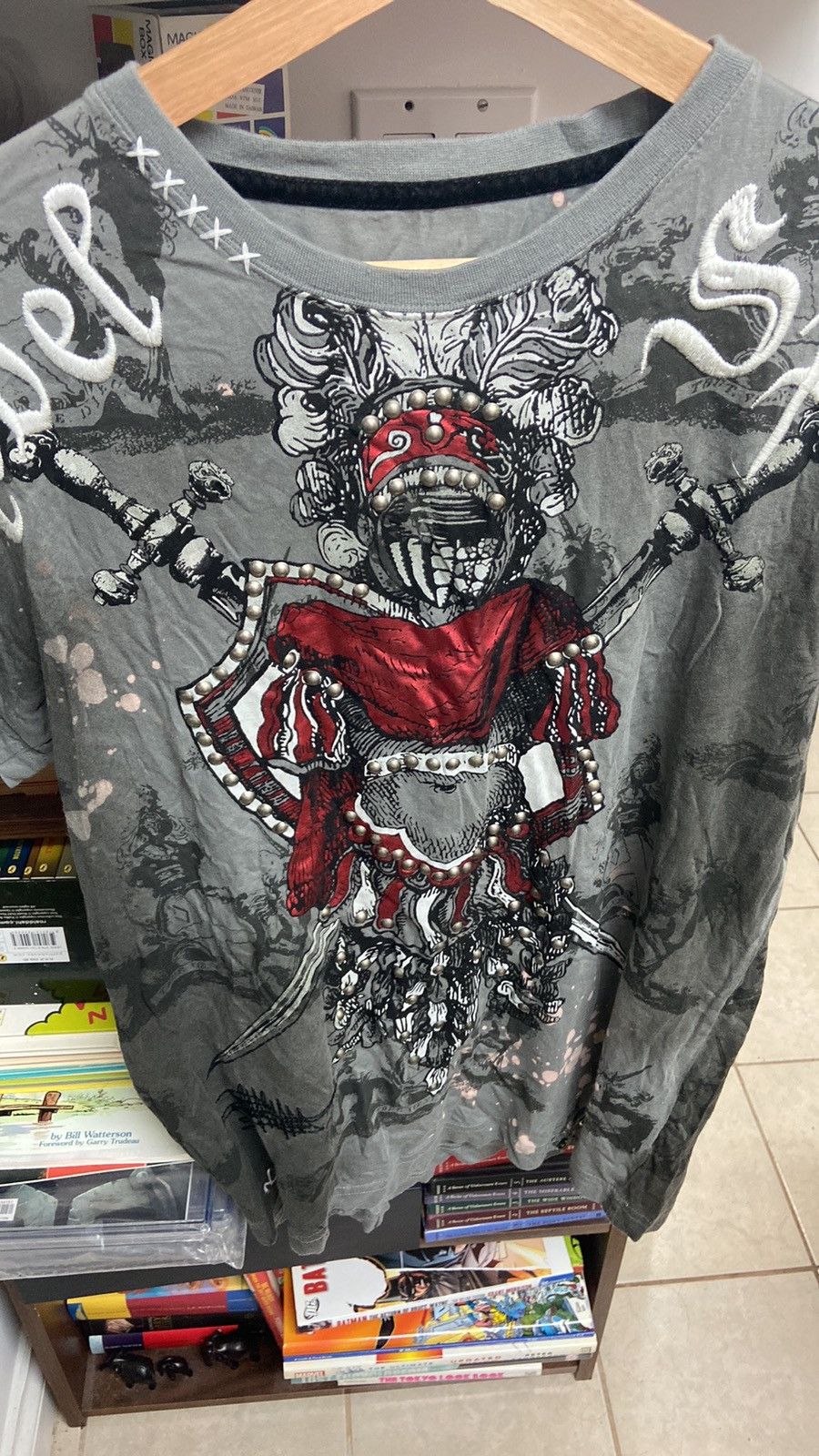 Vintage Y2K Rebel Spirit Distressed Gray/Red Knight Graphic Tee Size US M / EU 48-50 / 2 - 4 Thumbnail