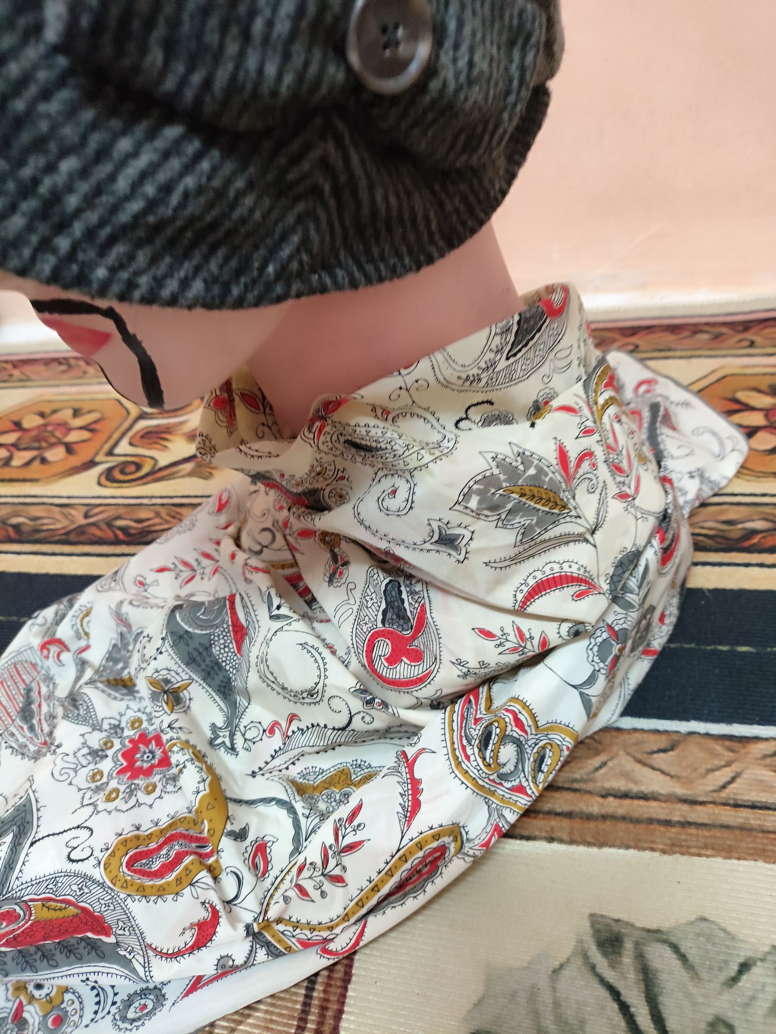 Designer Very rare Art Design scarves Neckerchief Size ONE SIZE - 7 Thumbnail