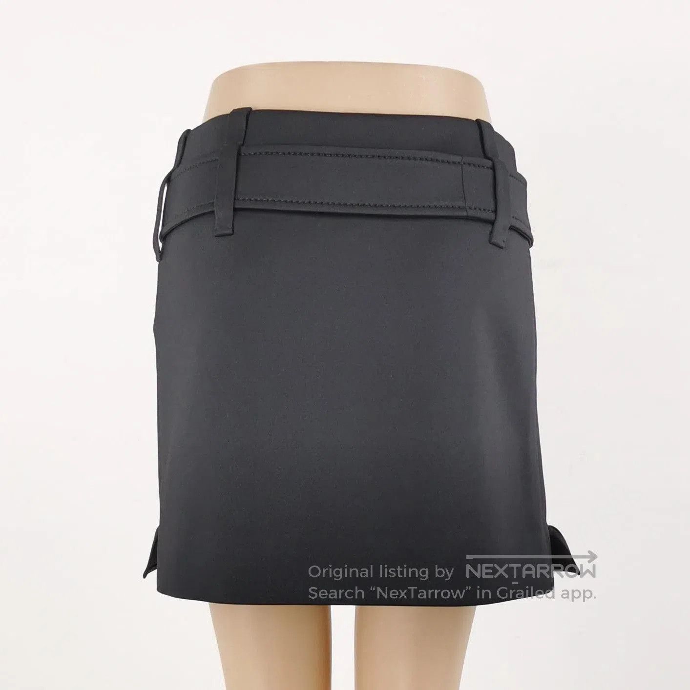 Prada Prada Logo Waist Ruffled Skirt in Black 0089. Size 39" - 3 Thumbnail