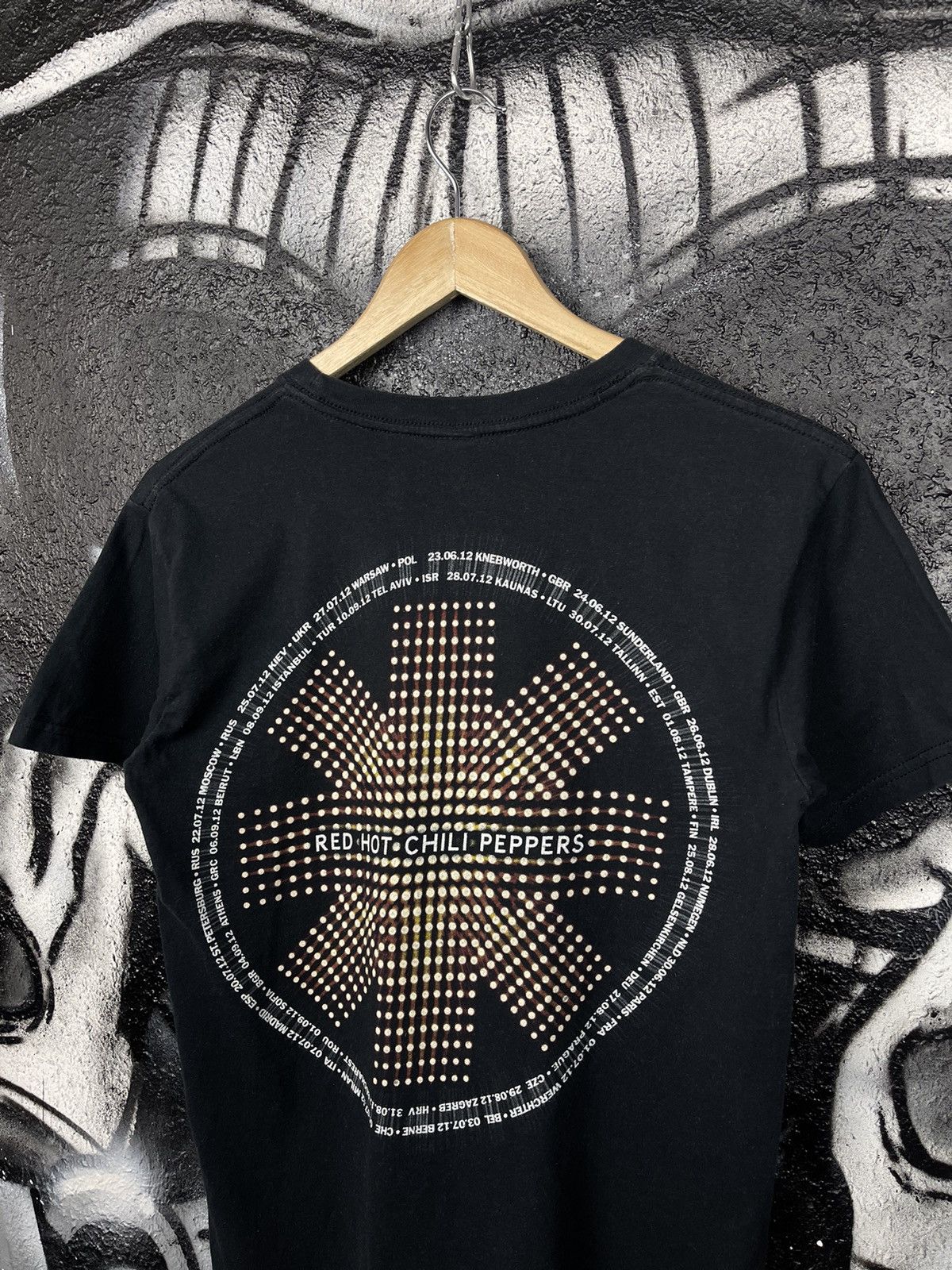 Gildan Red Hot Chili Peppers Vintage Gildan Black T-Shirt Size S Size US S / EU 44-46 / 1 - 8 Thumbnail